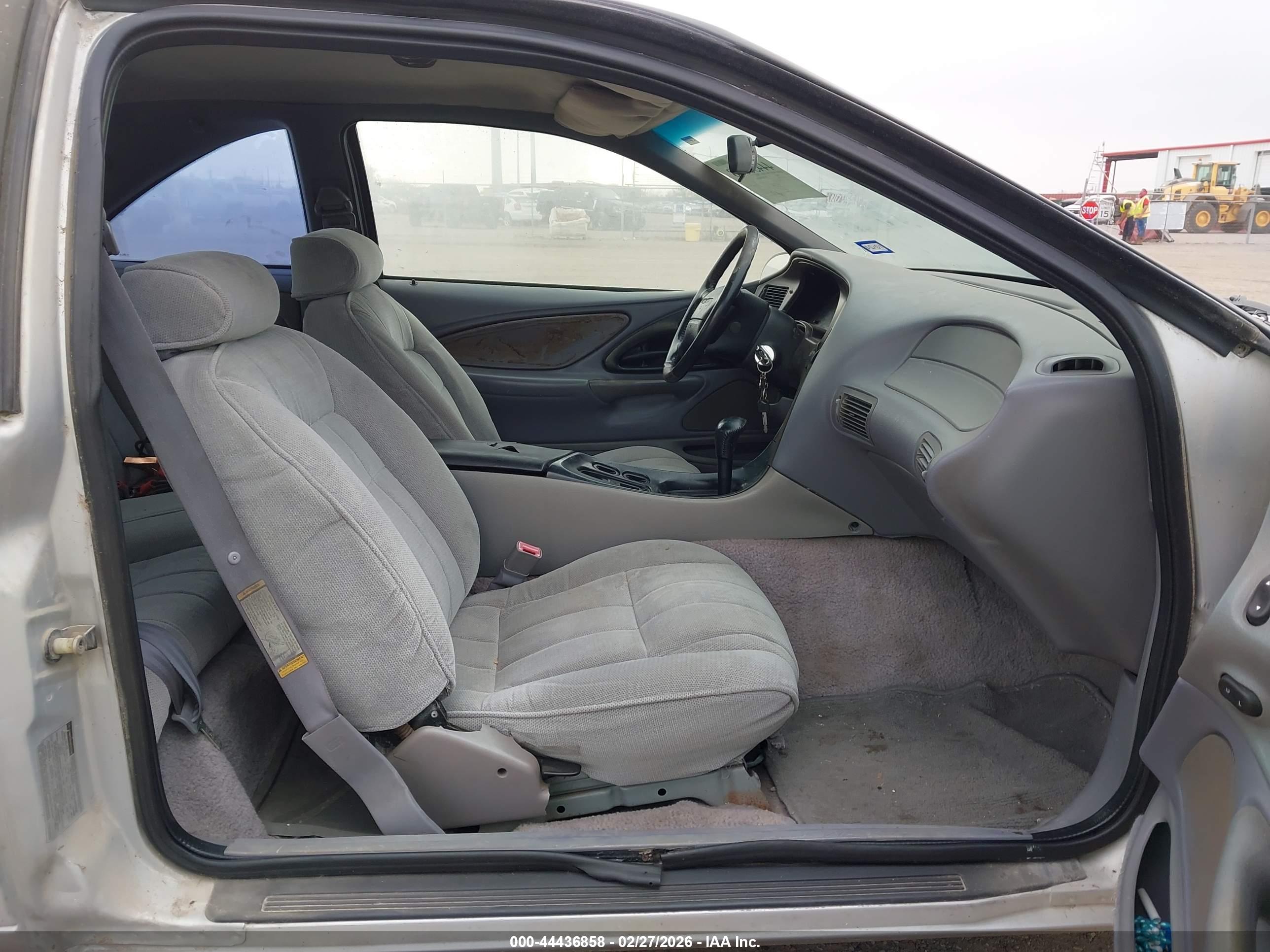 FORD THUNDERBIRD image 5