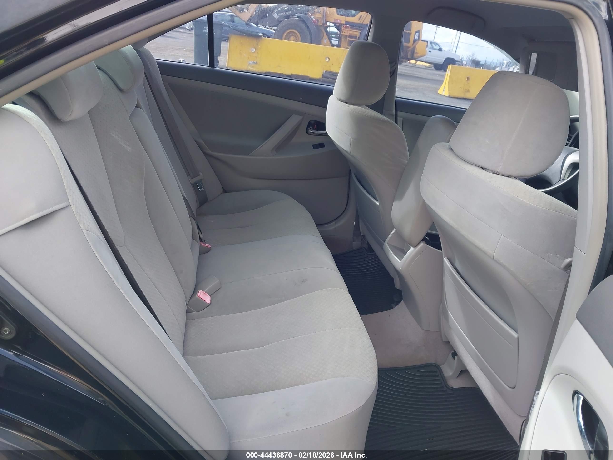 TOYOTA CAMRY image 8