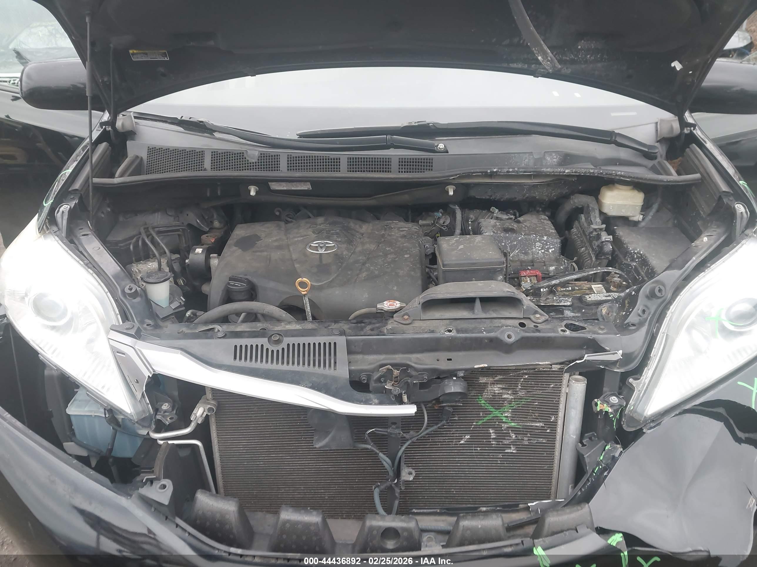 TOYOTA SIENNA image 10