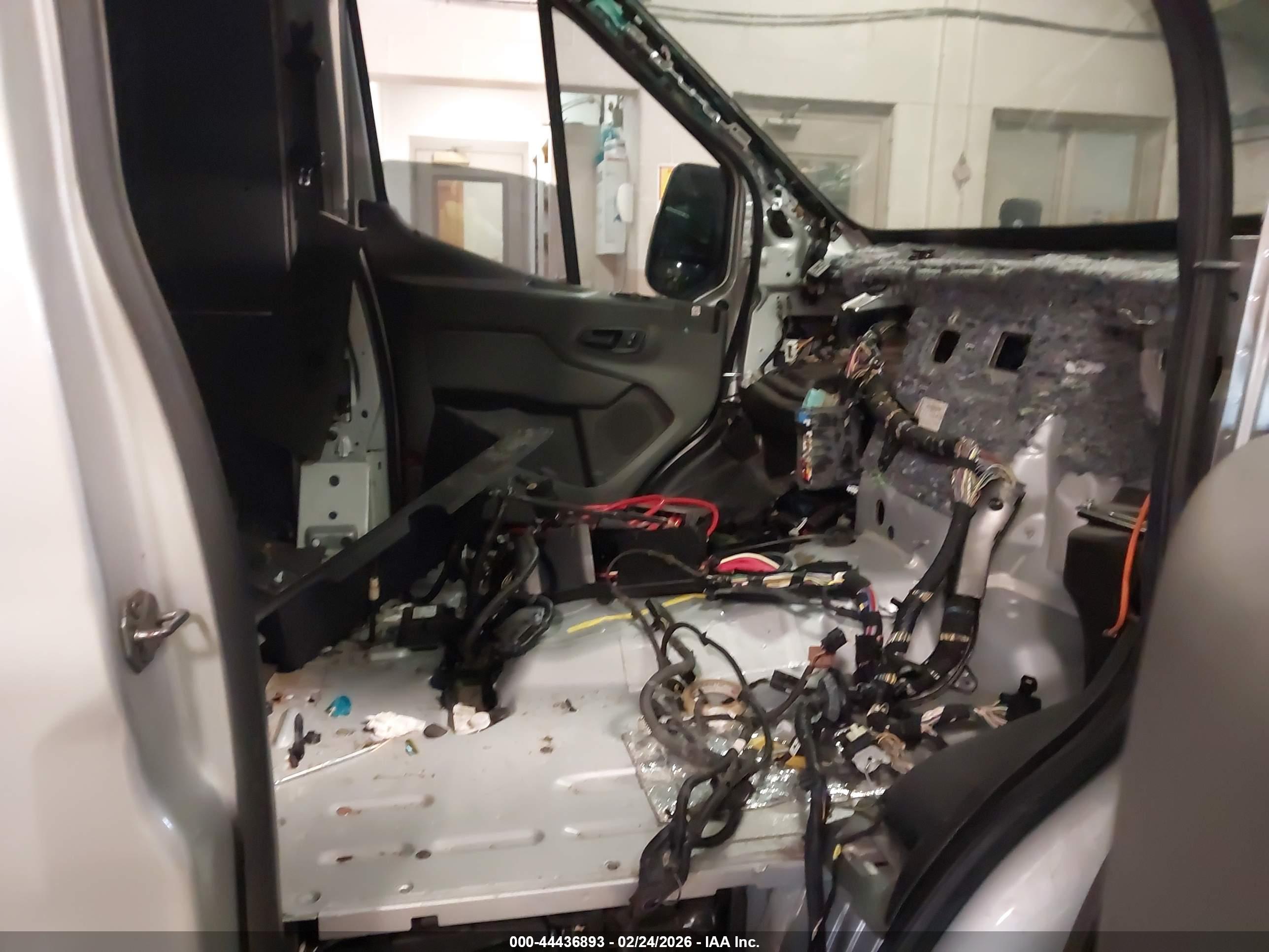 FORD TRANSIT-350 image 5