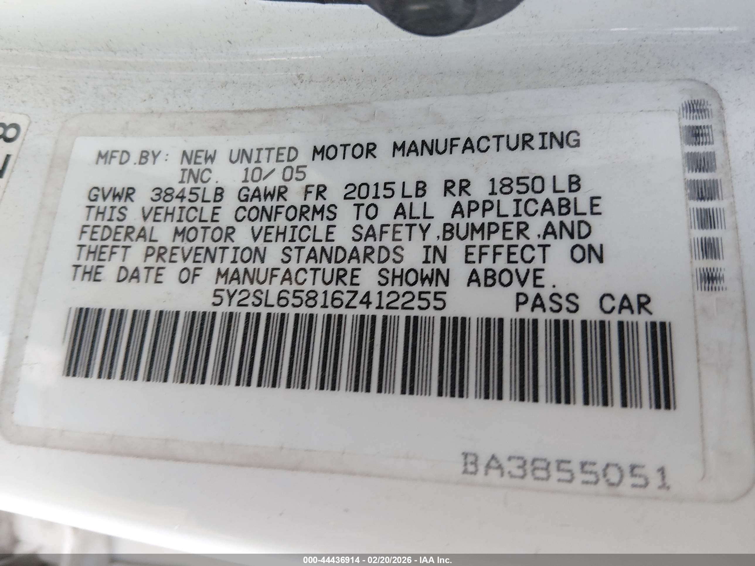 PONTIAC VIBE image 9