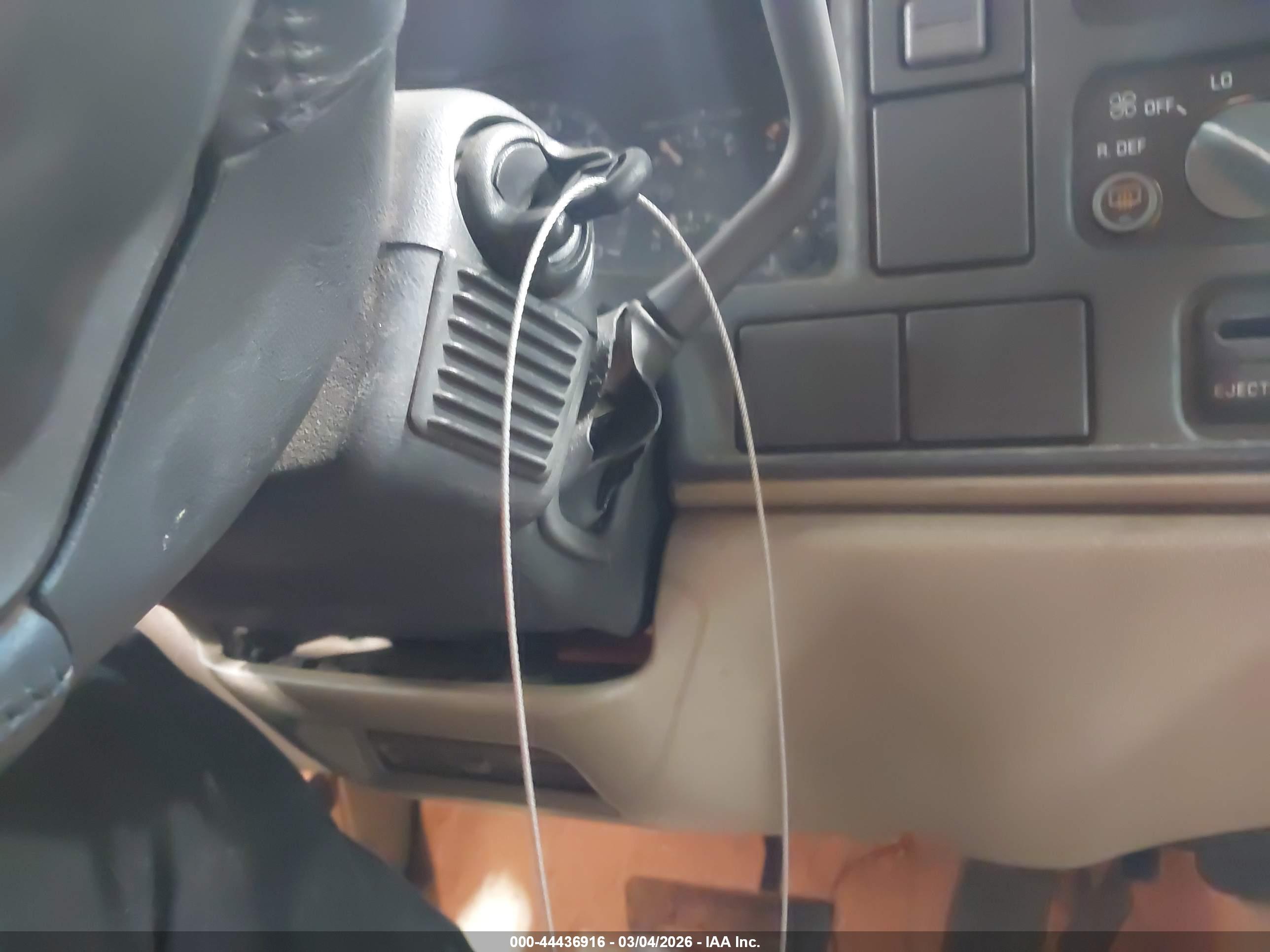 GMC YUKON image 11
