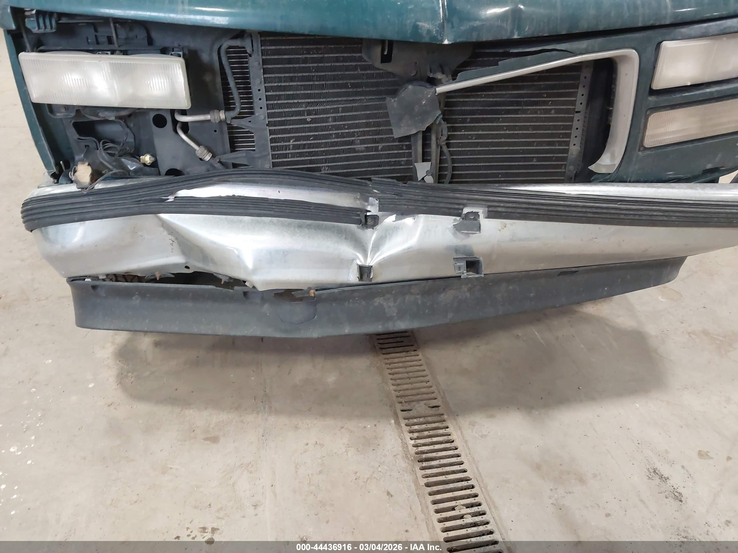 GMC YUKON image 6