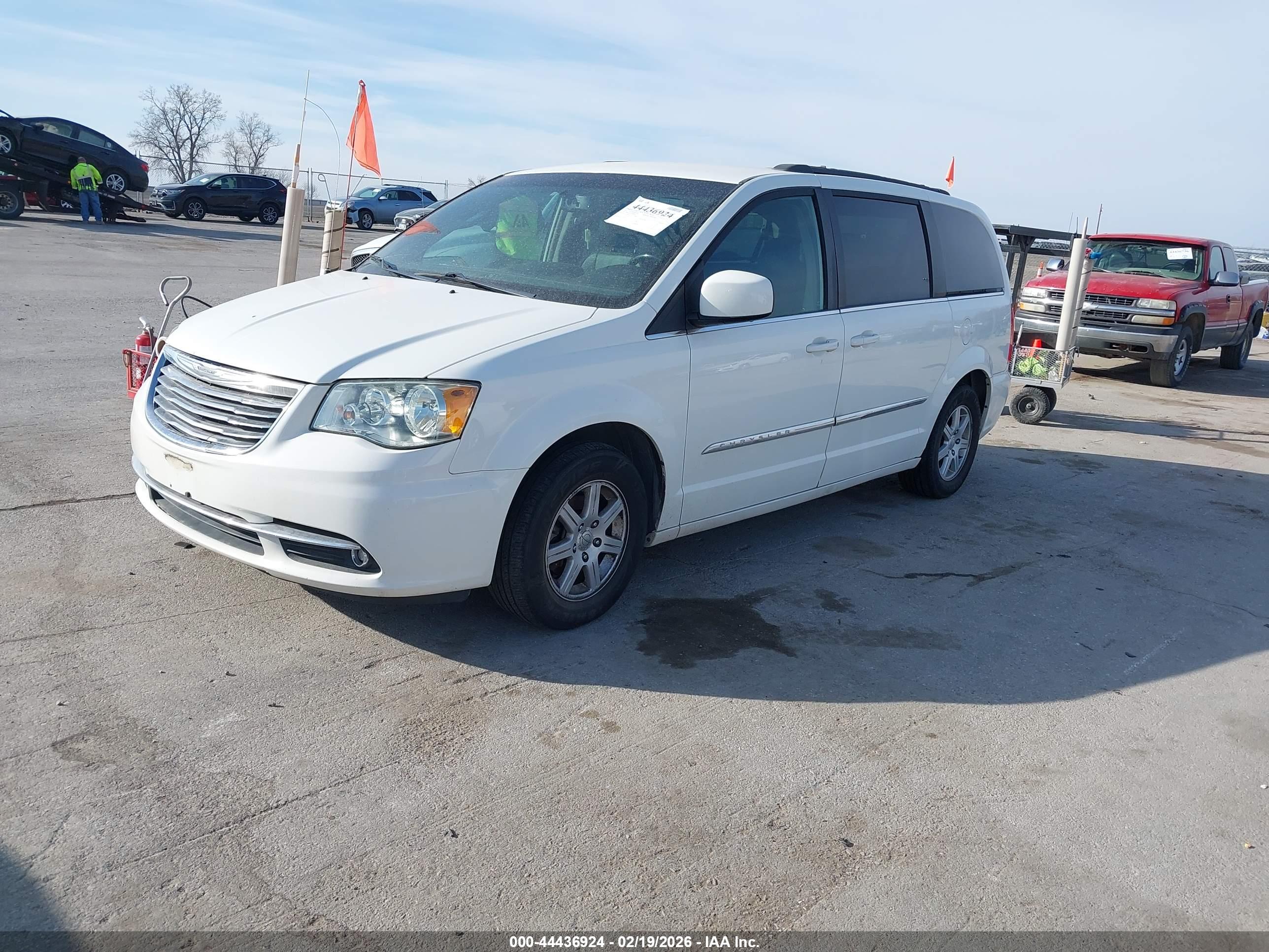 CHRYSLER TOWN image 2