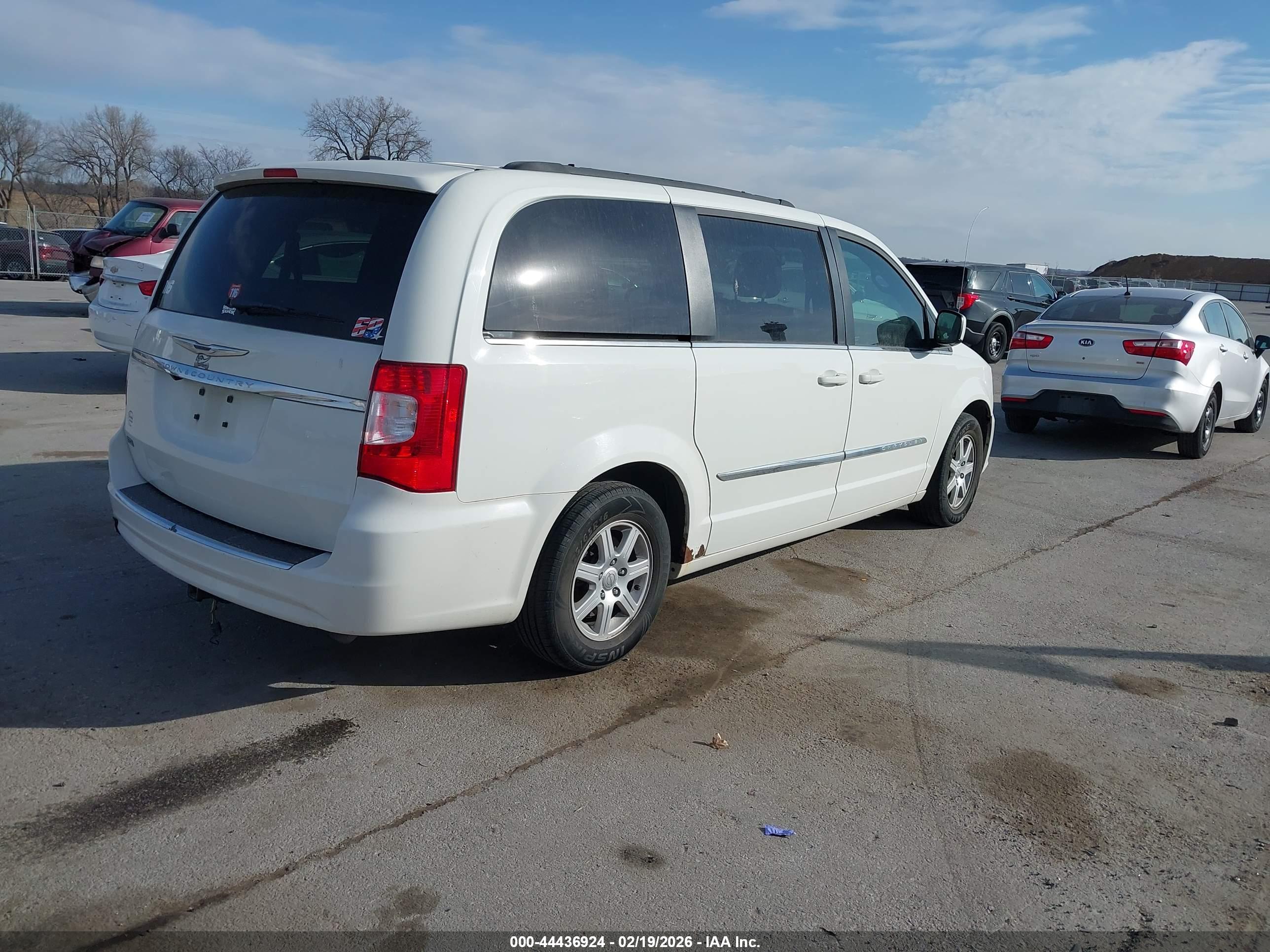 CHRYSLER TOWN image 4