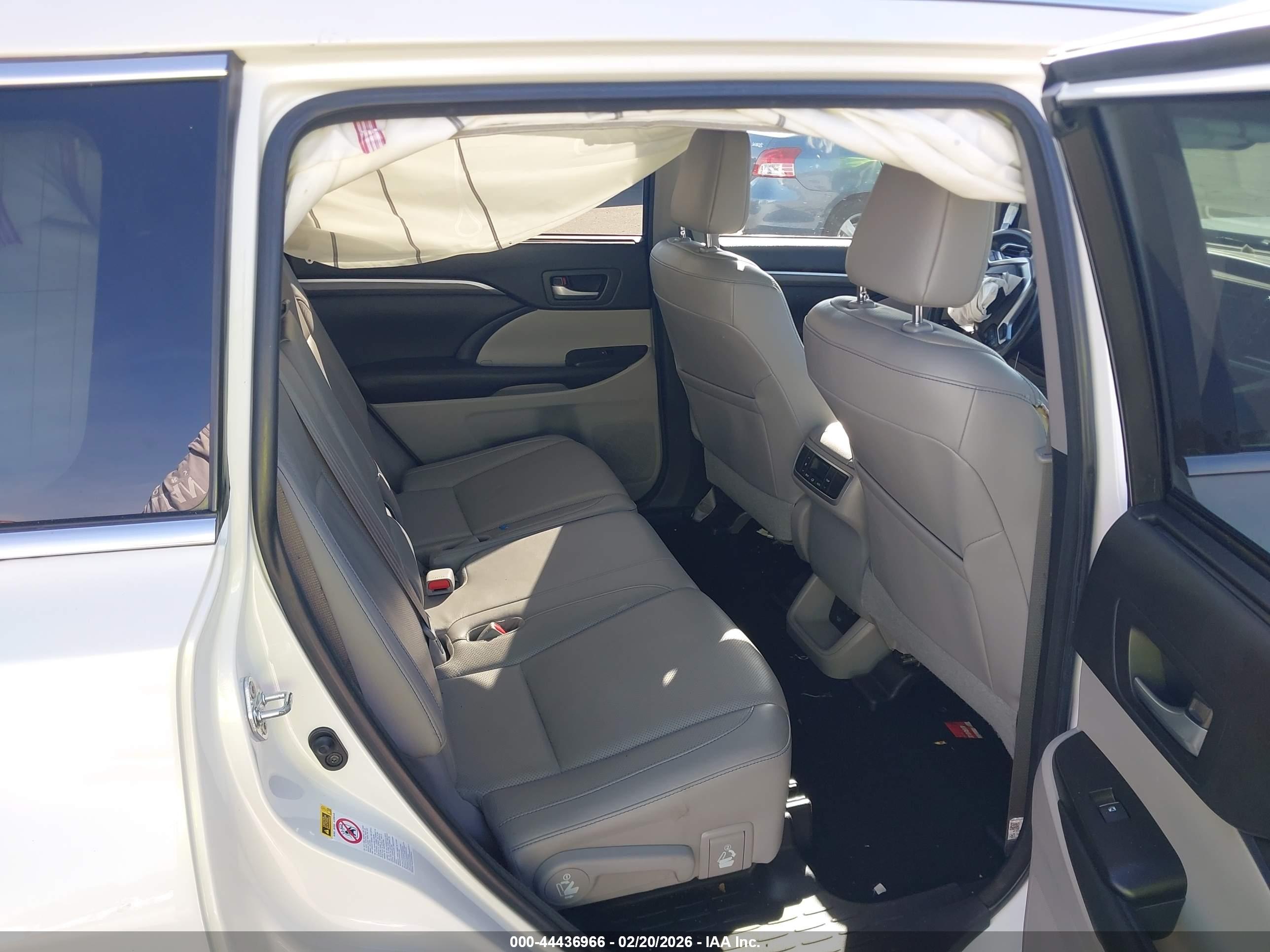 TOYOTA HIGHLANDER image 8