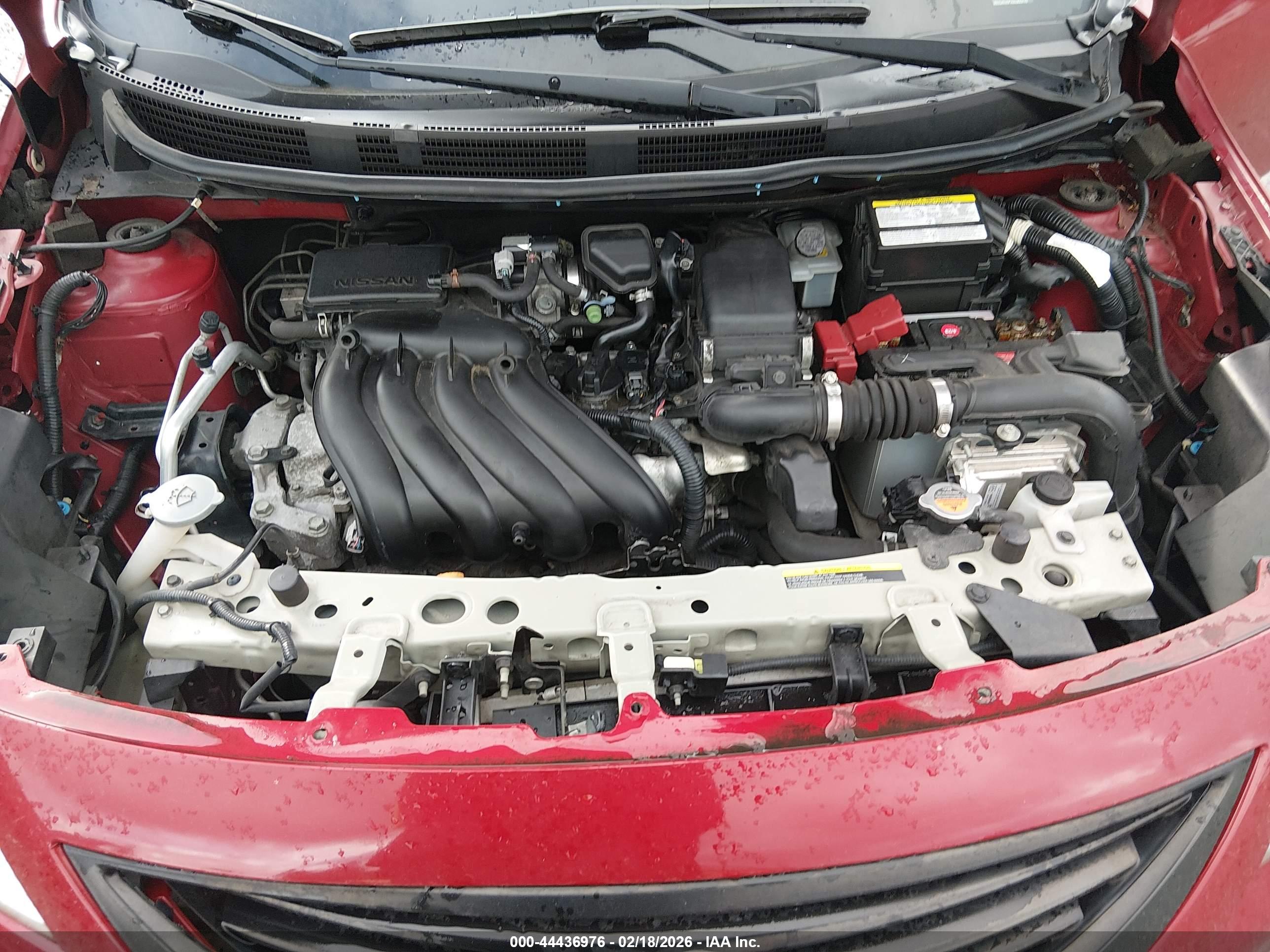 NISSAN VERSA image 10