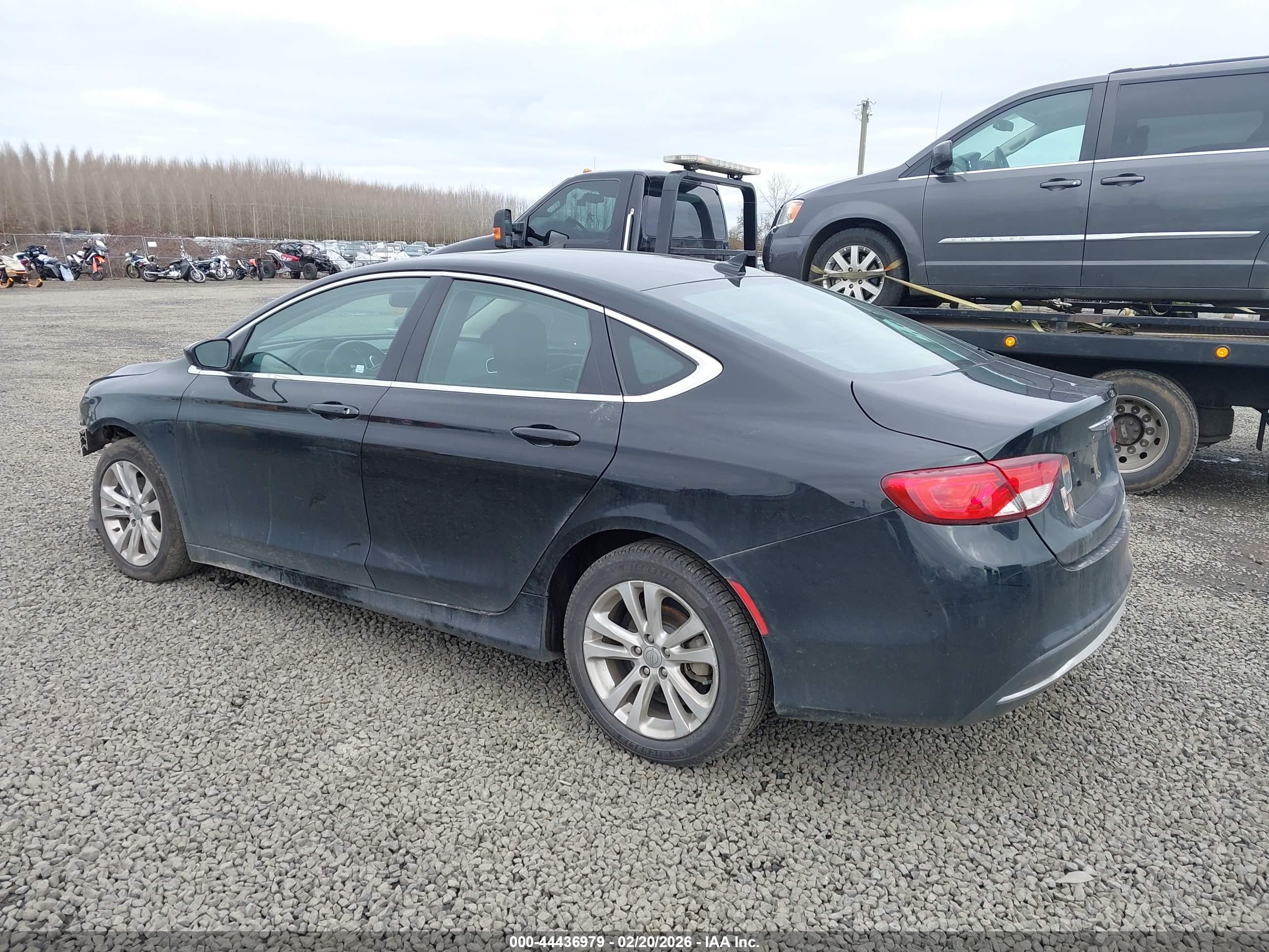 CHRYSLER 200 image 3