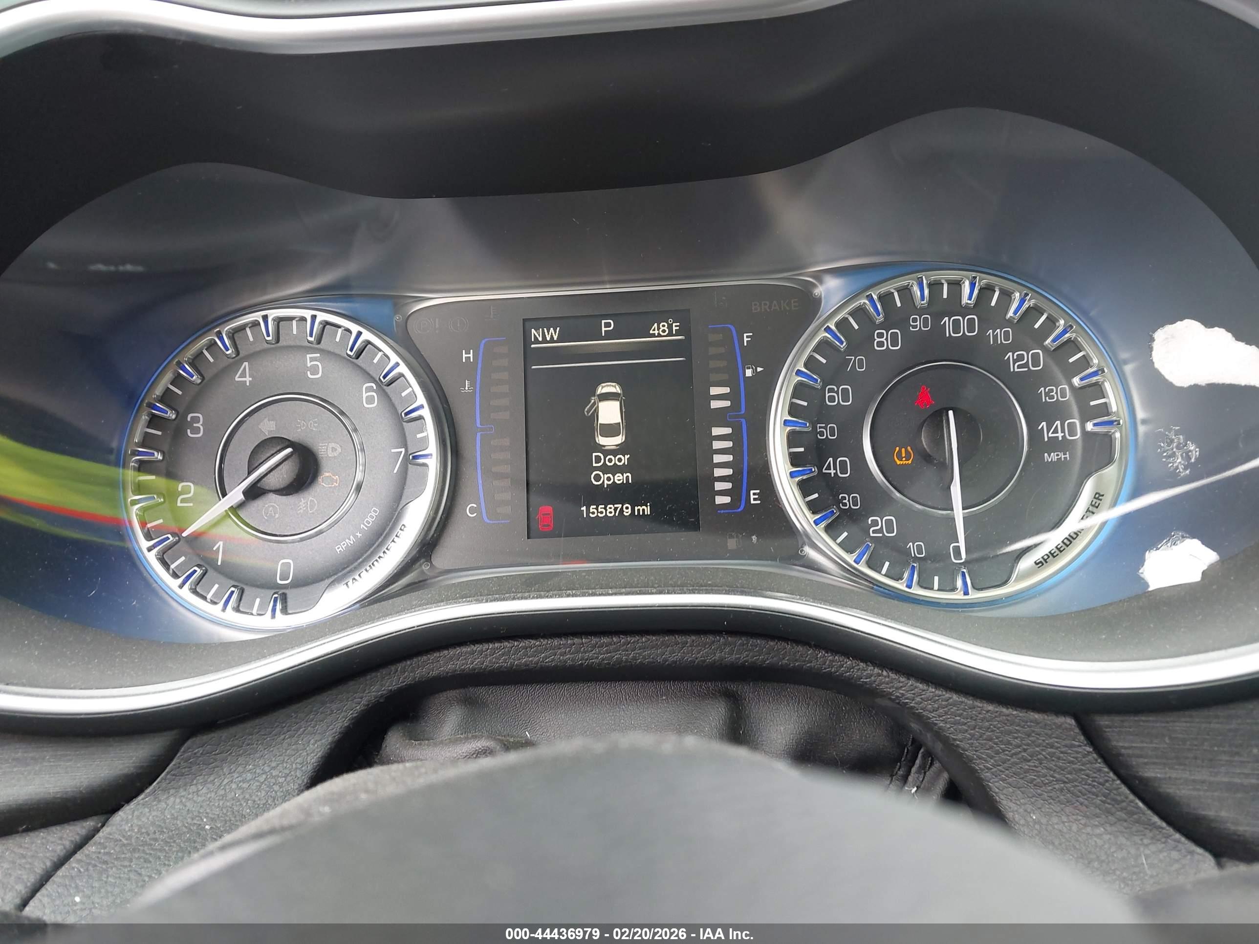 CHRYSLER 200 image 7