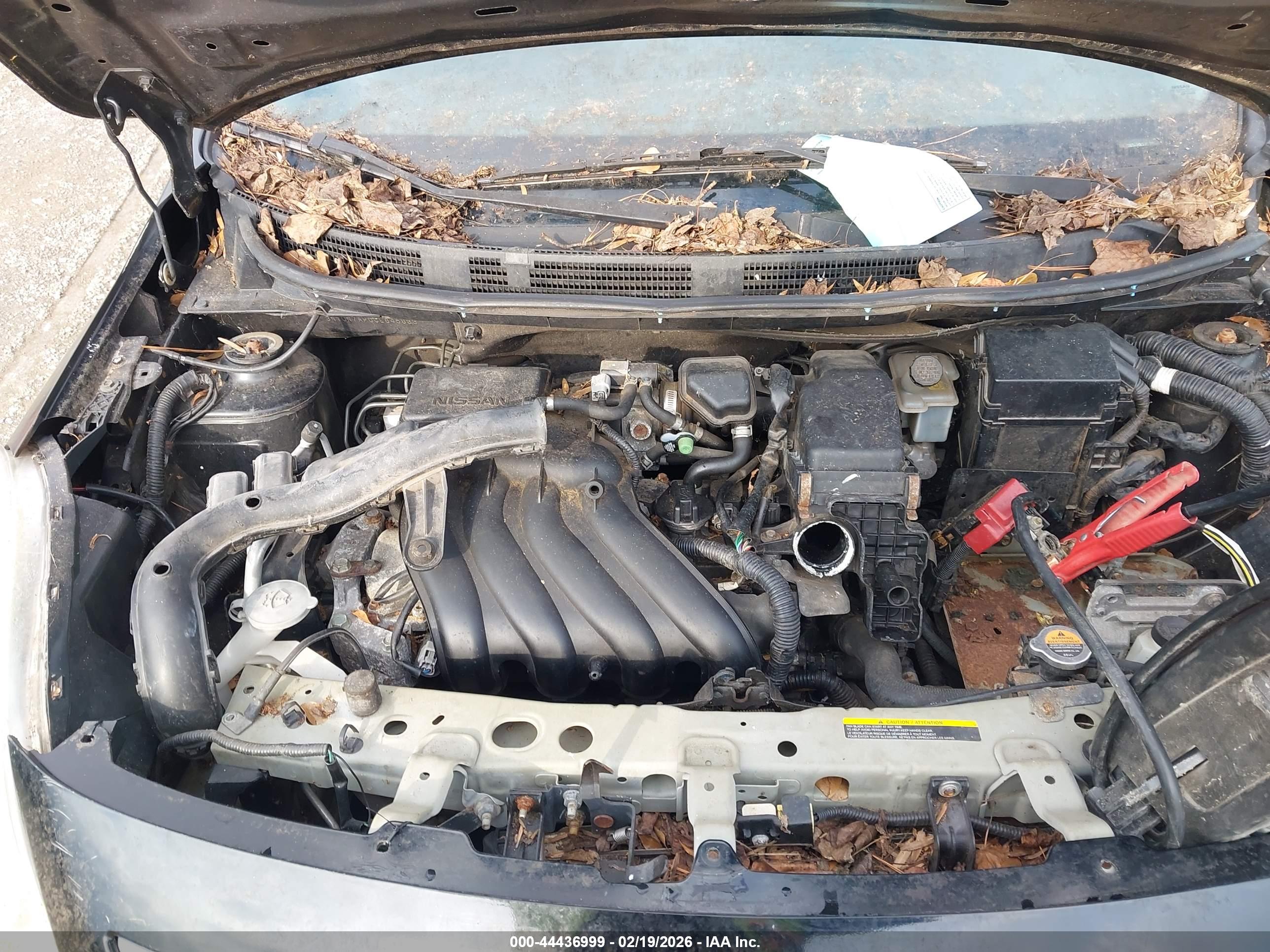 NISSAN VERSA image 10