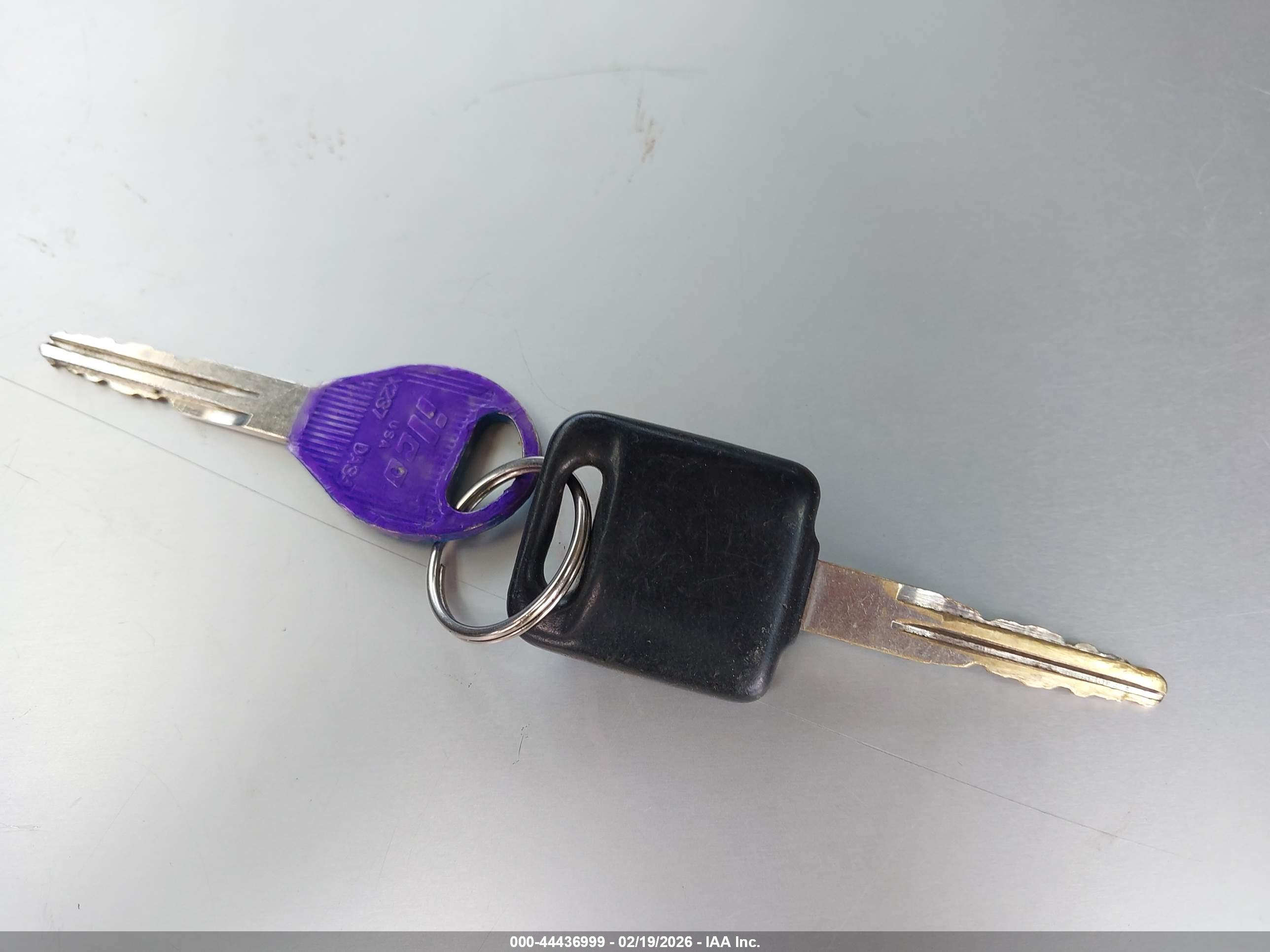 NISSAN VERSA image 11