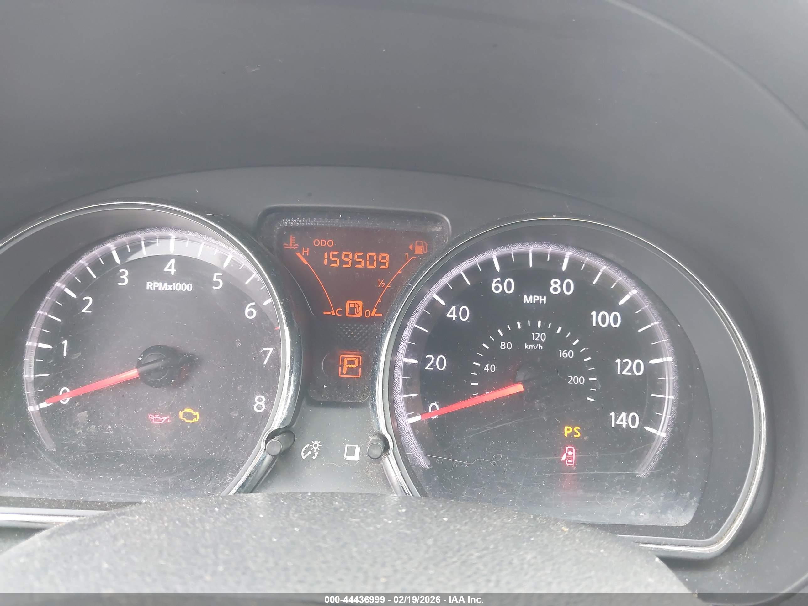 NISSAN VERSA image 7