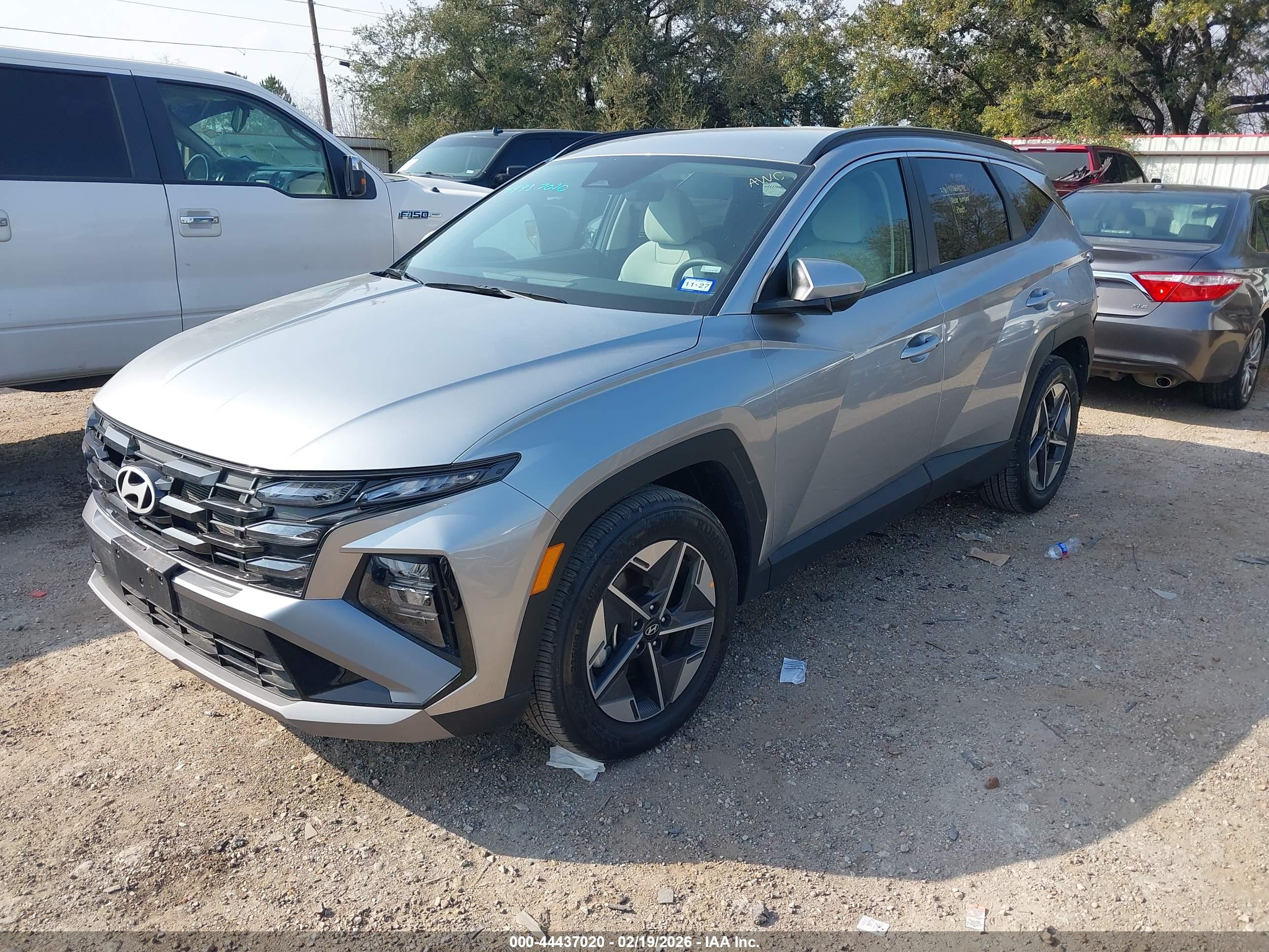 HYUNDAI TUCSON image 2