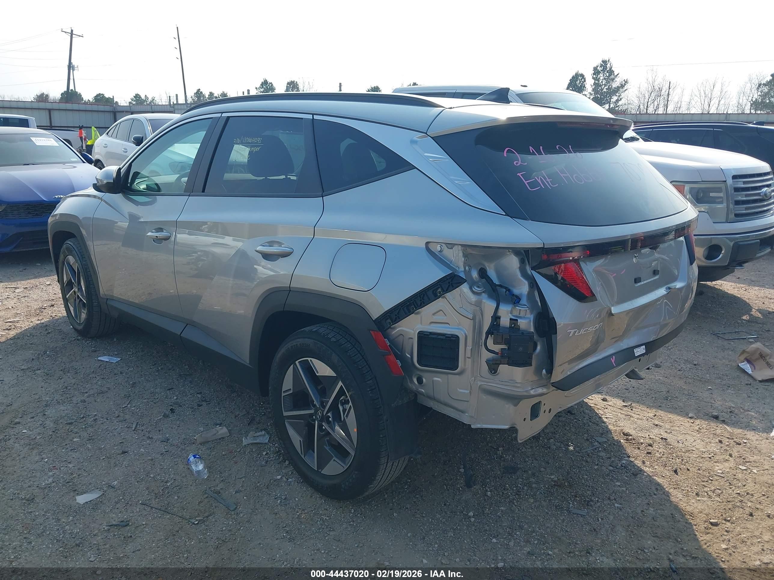 HYUNDAI TUCSON image 3