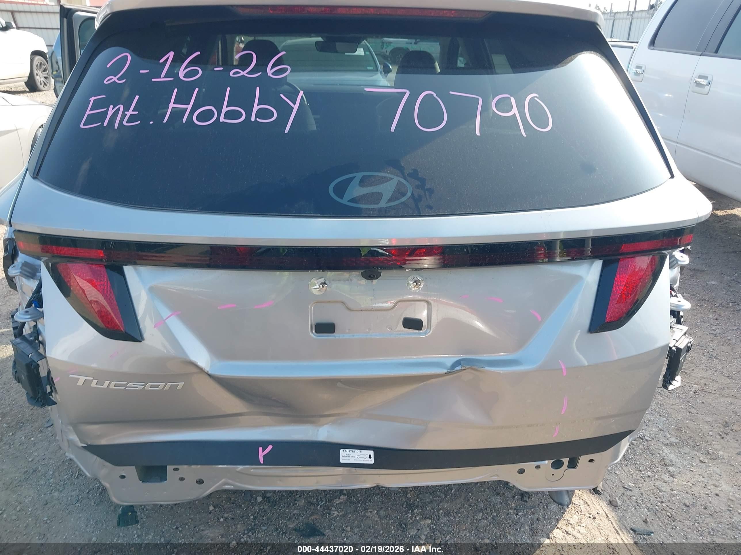 HYUNDAI TUCSON image 6