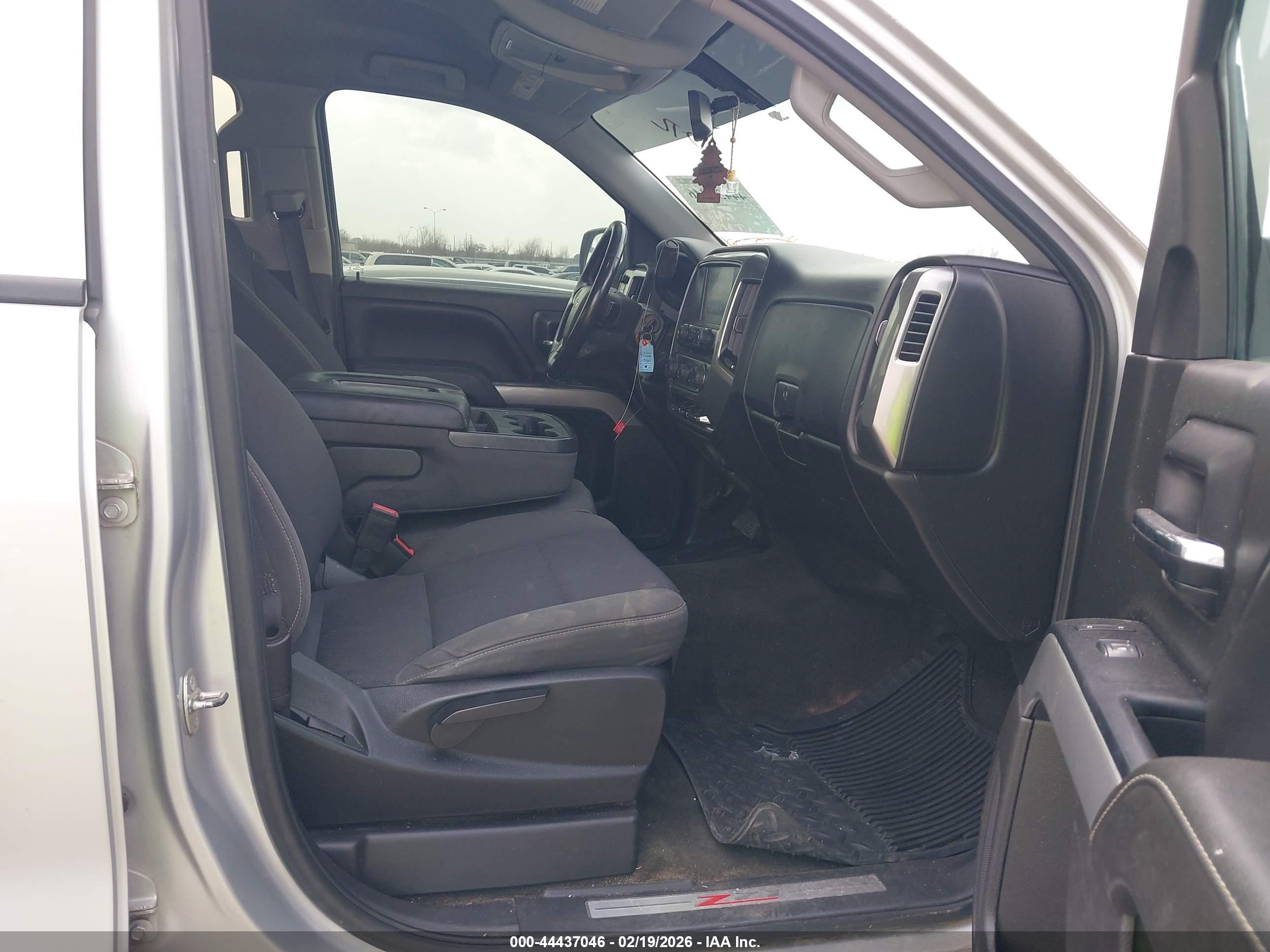 CHEVROLET SILVERADO image 5