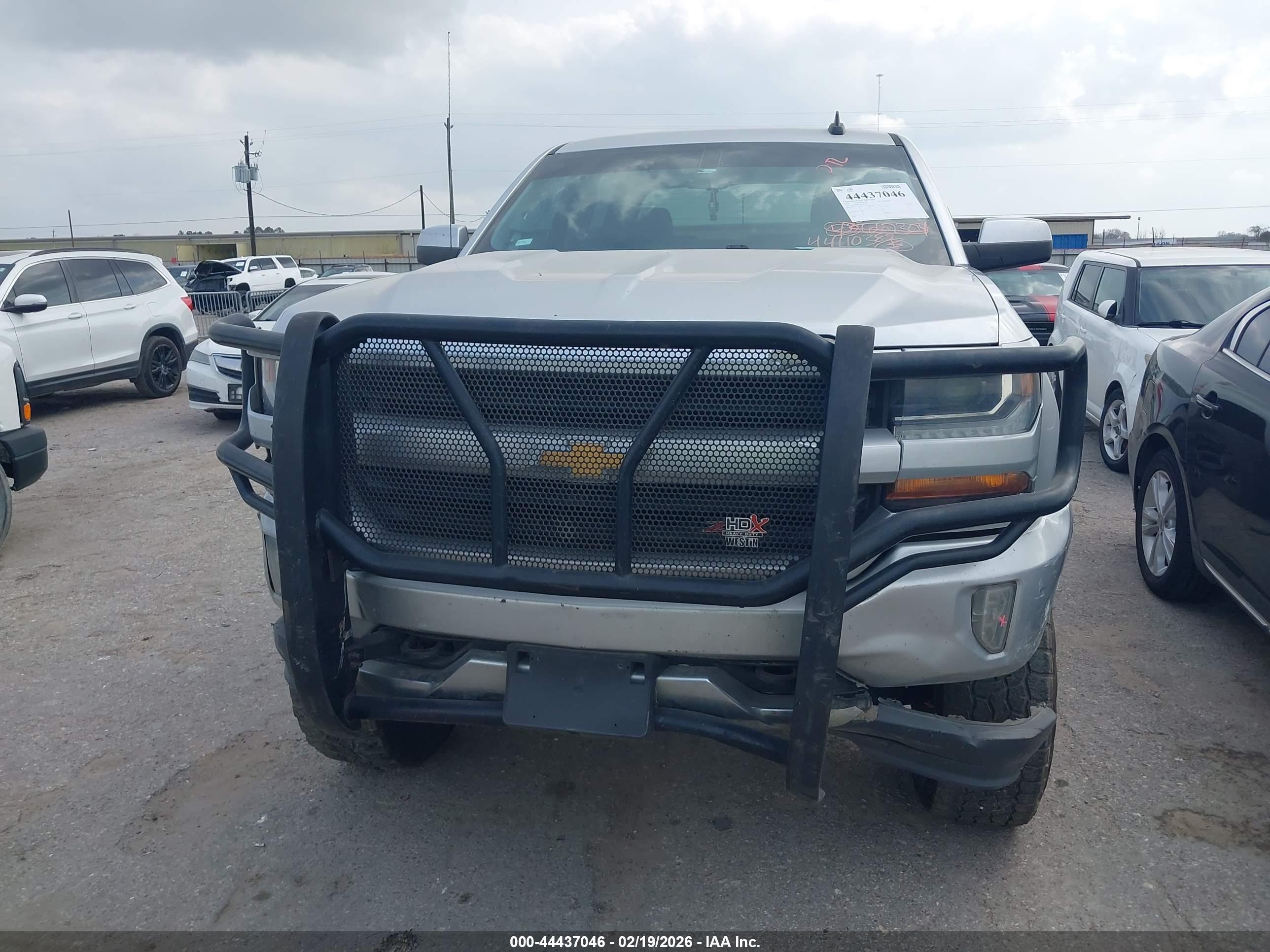 CHEVROLET SILVERADO image 6