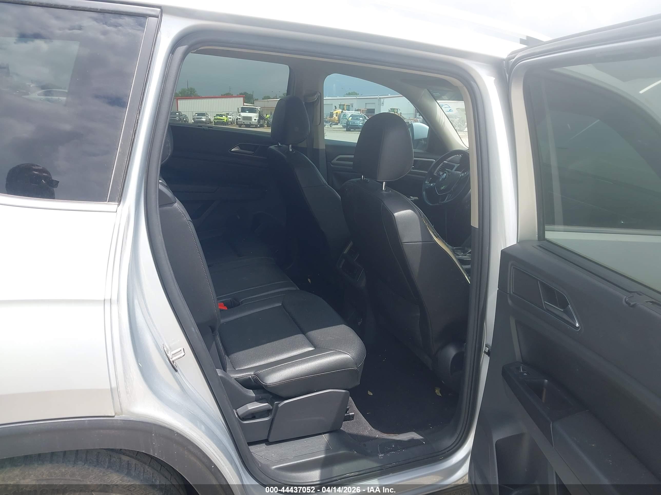 VOLKSWAGEN ATLAS image 8