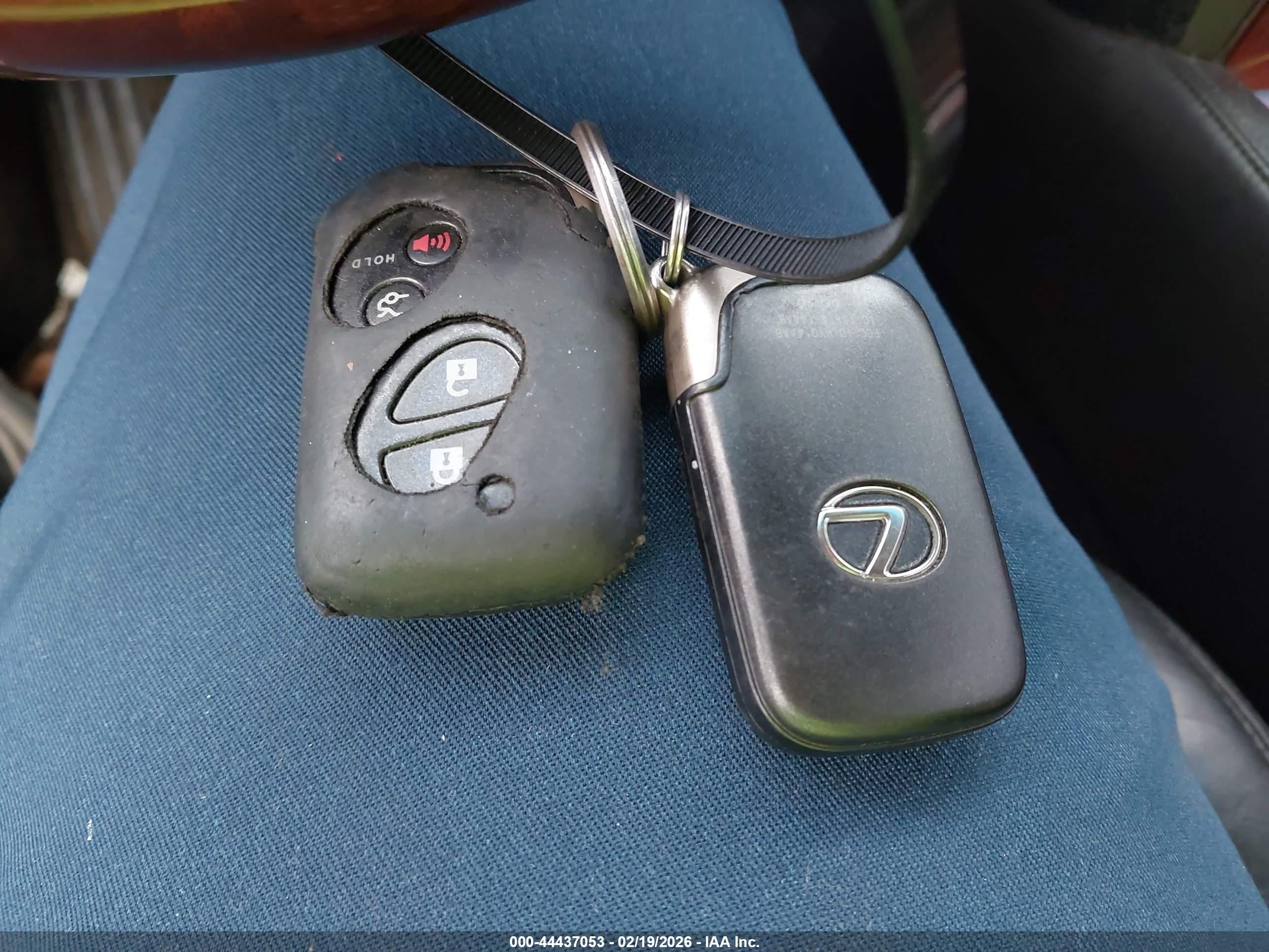 LEXUS LS image 11
