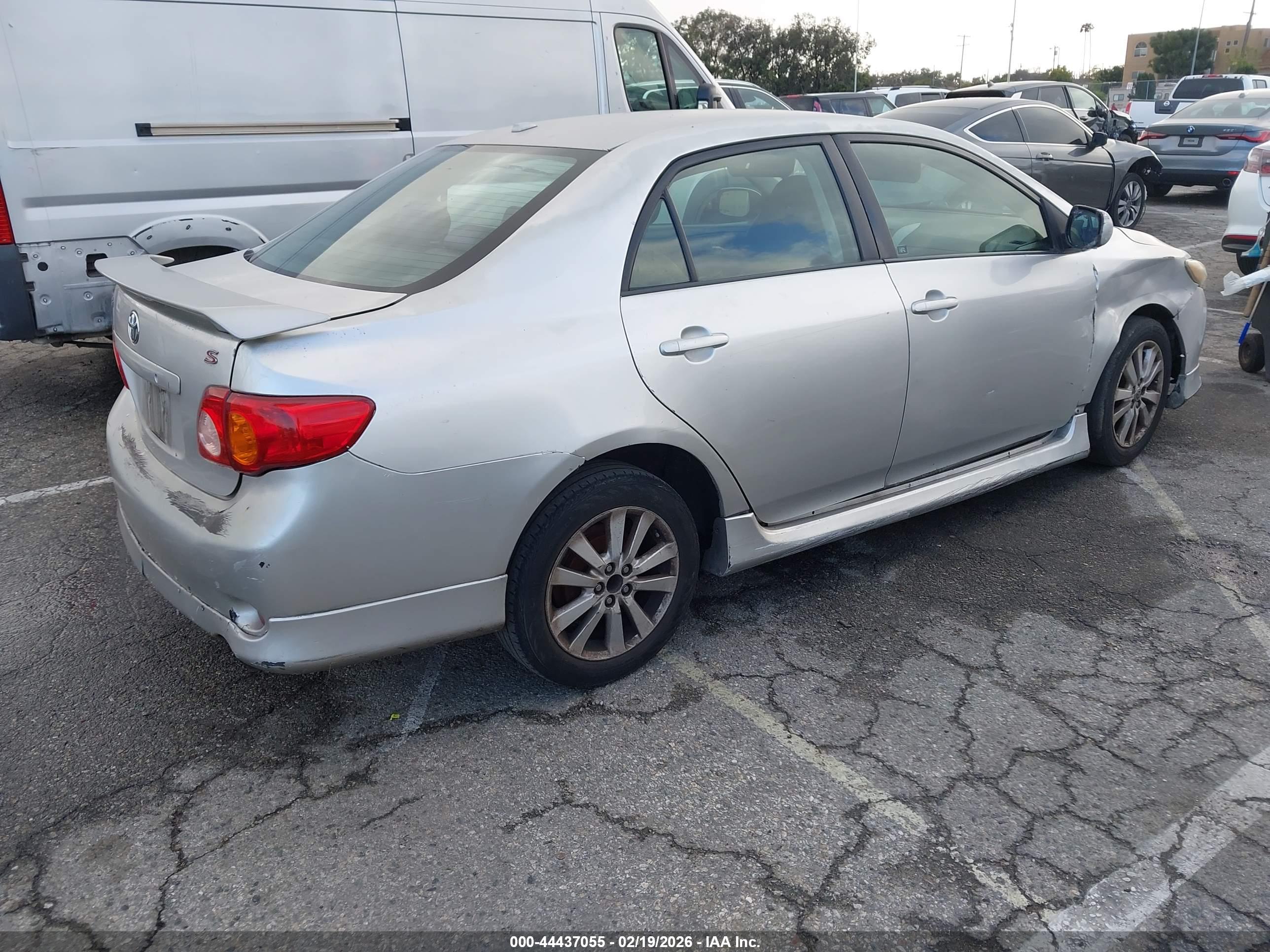 TOYOTA COROLLA image 4