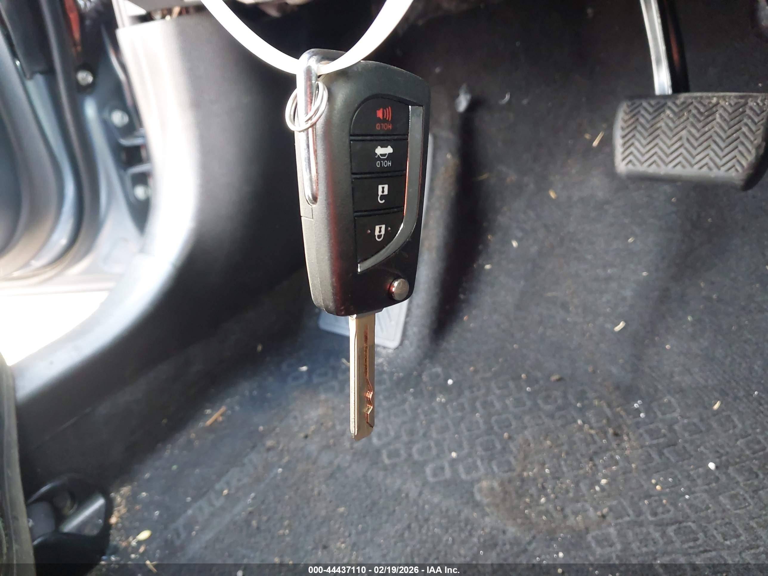 TOYOTA COROLLA image 11