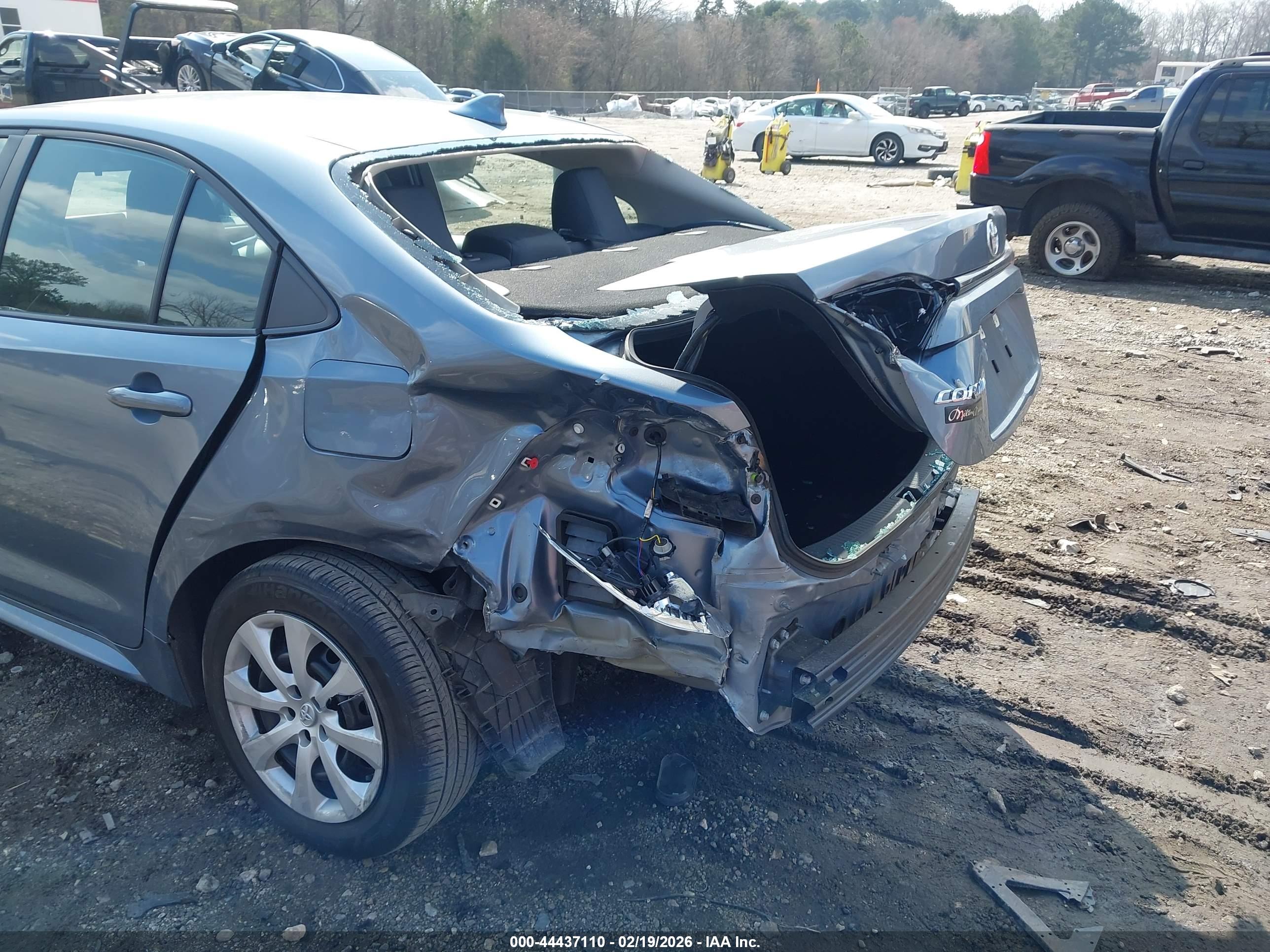 TOYOTA COROLLA image 6