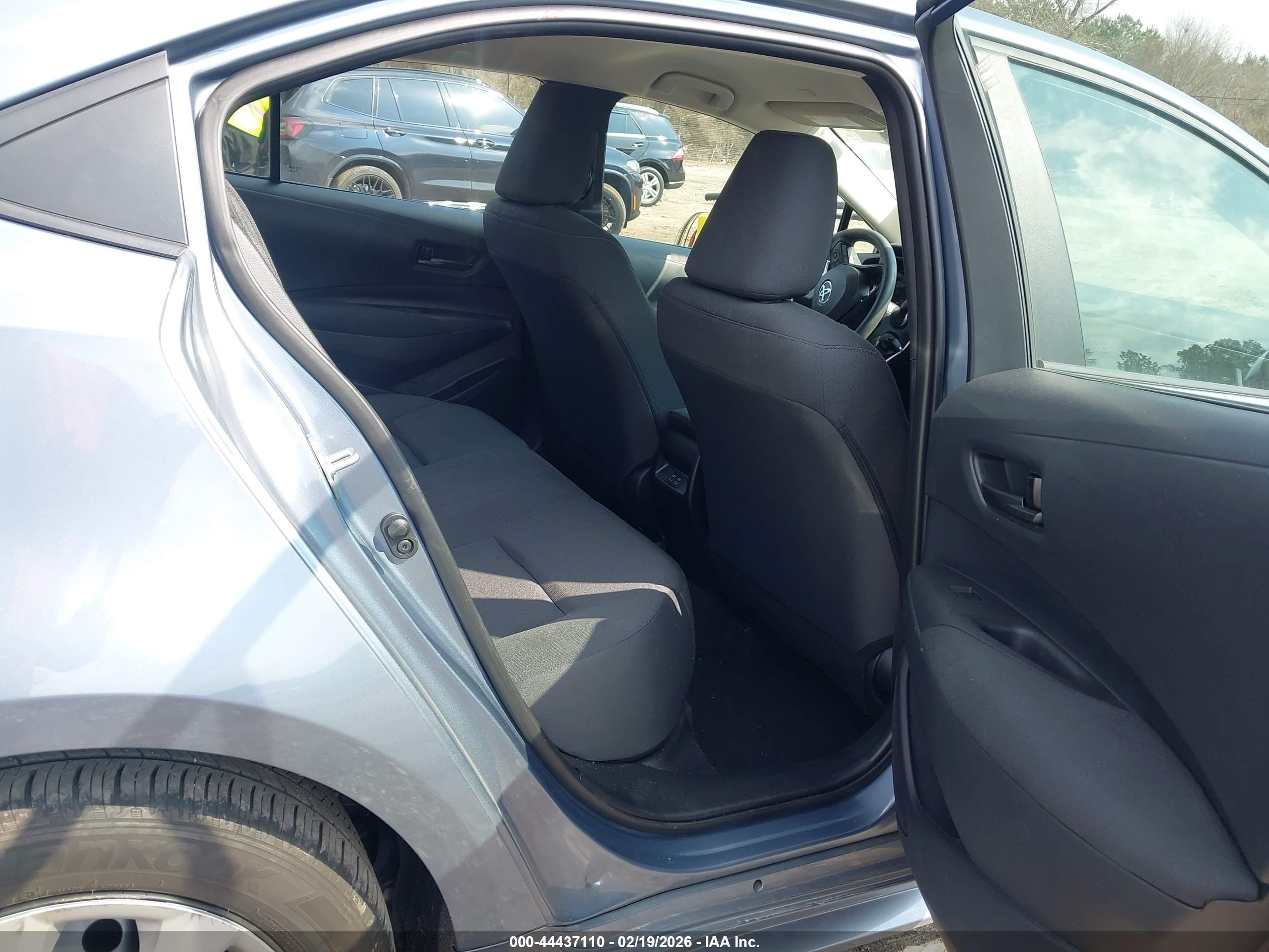 TOYOTA COROLLA image 8