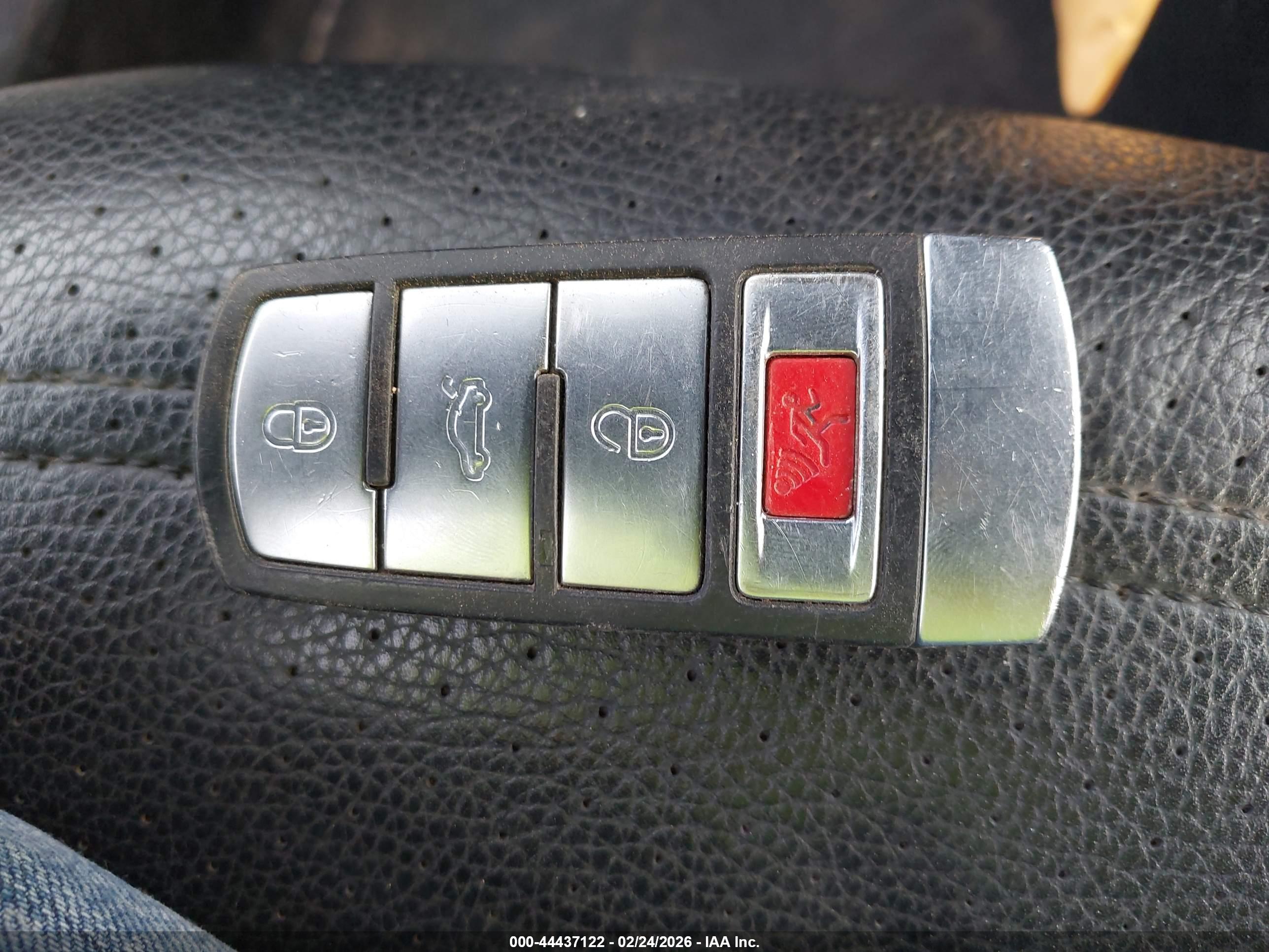 VOLKSWAGEN CC image 11