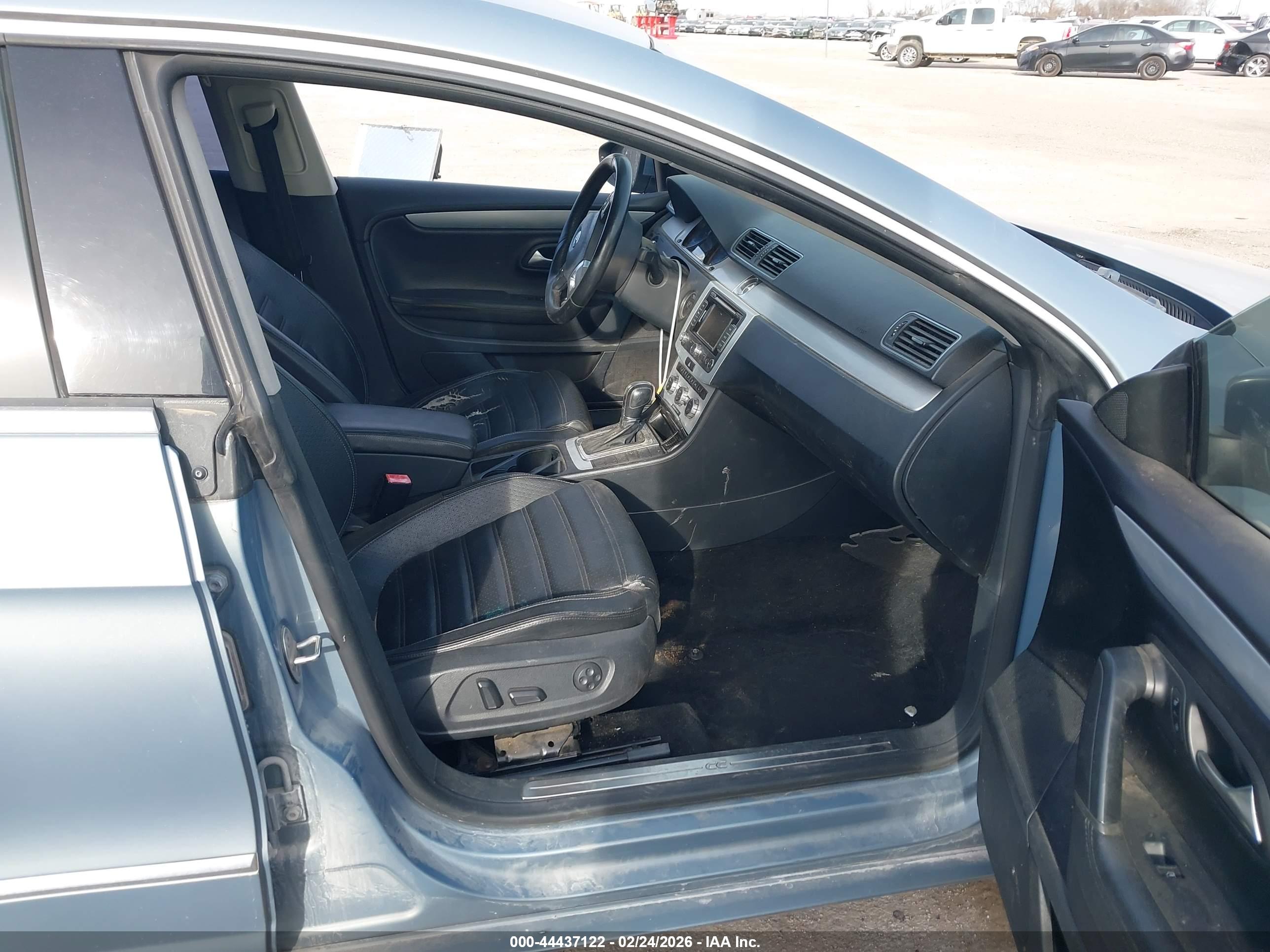 VOLKSWAGEN CC image 5