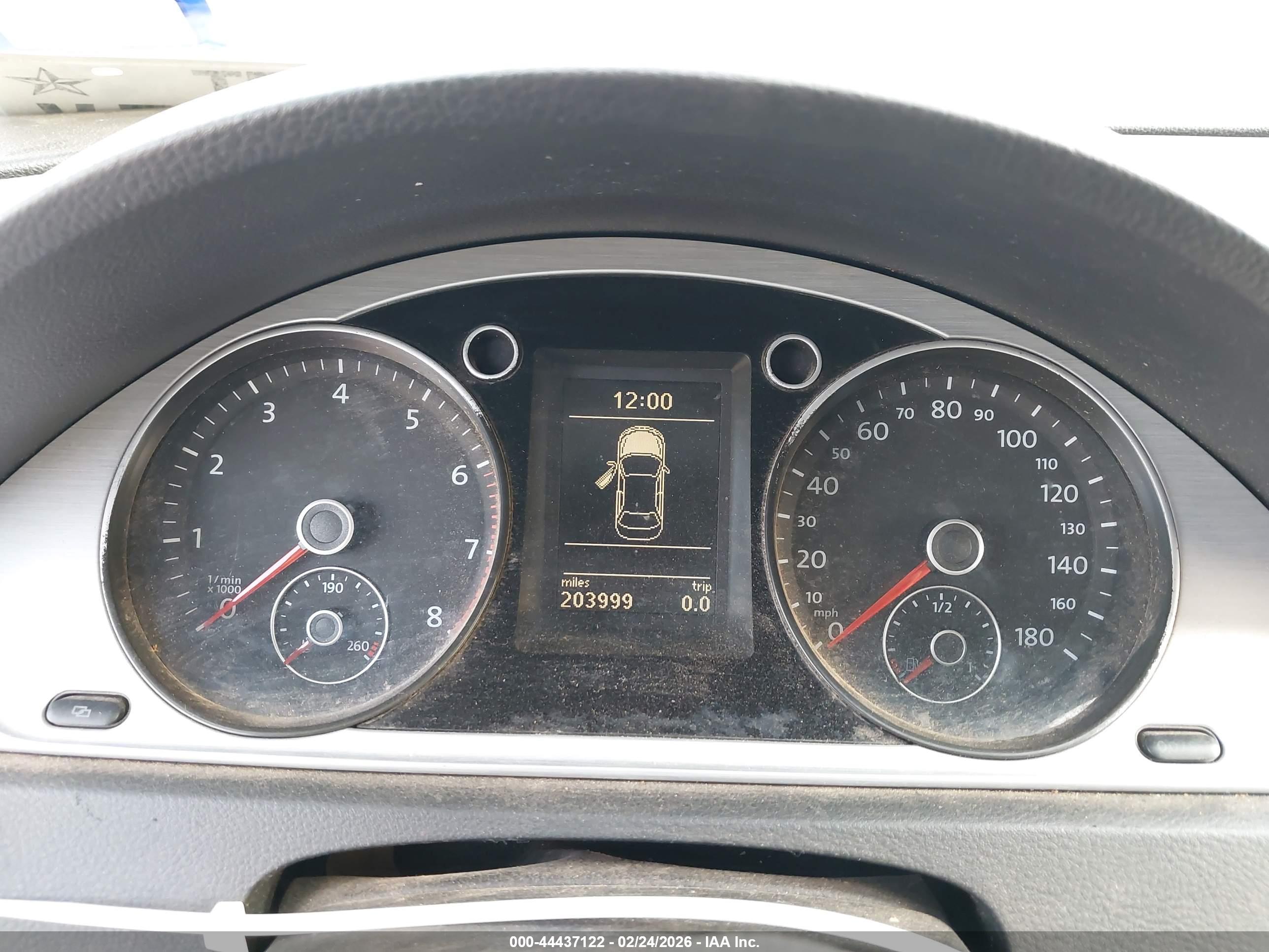 VOLKSWAGEN CC image 7