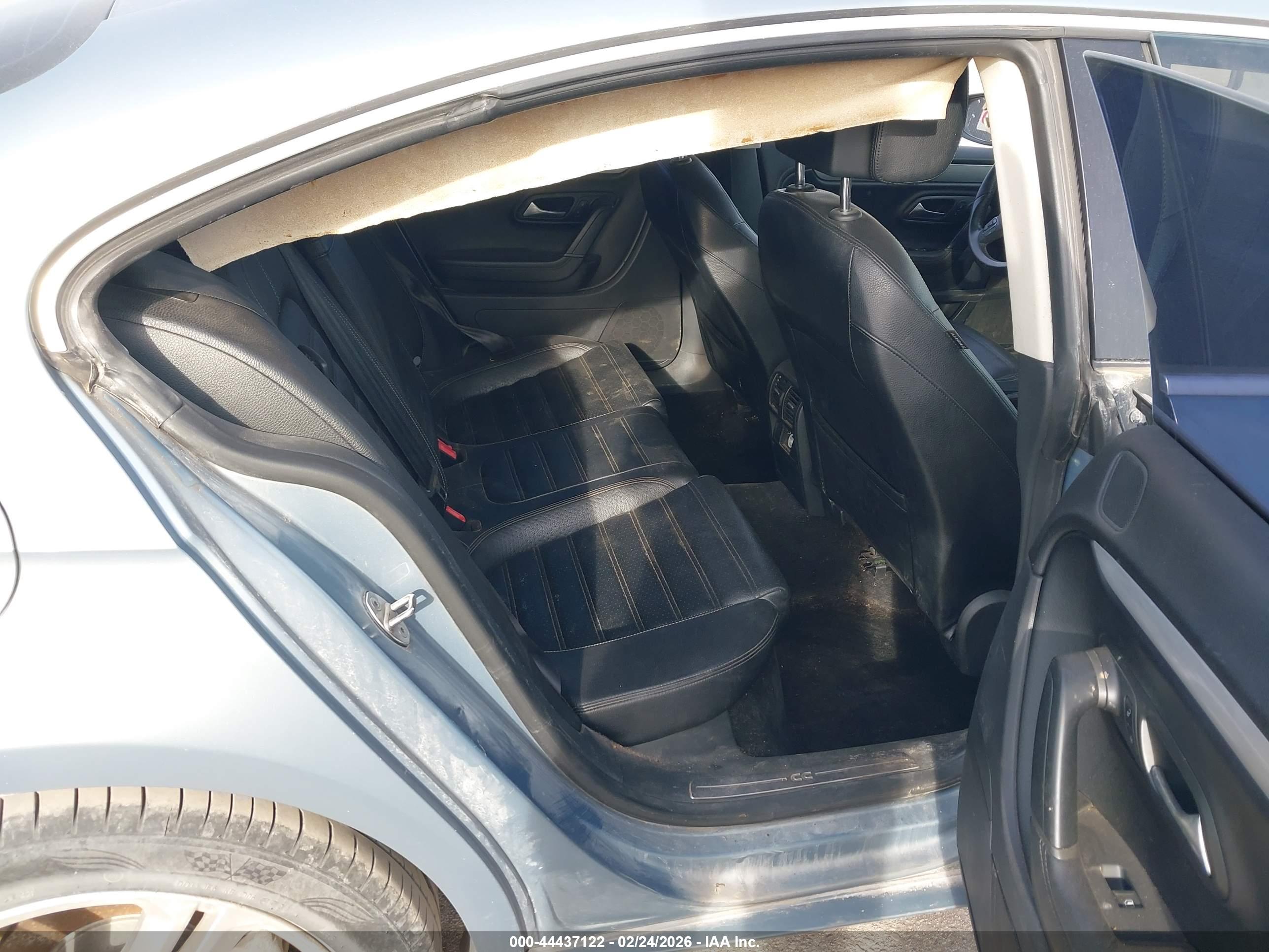 VOLKSWAGEN CC image 8