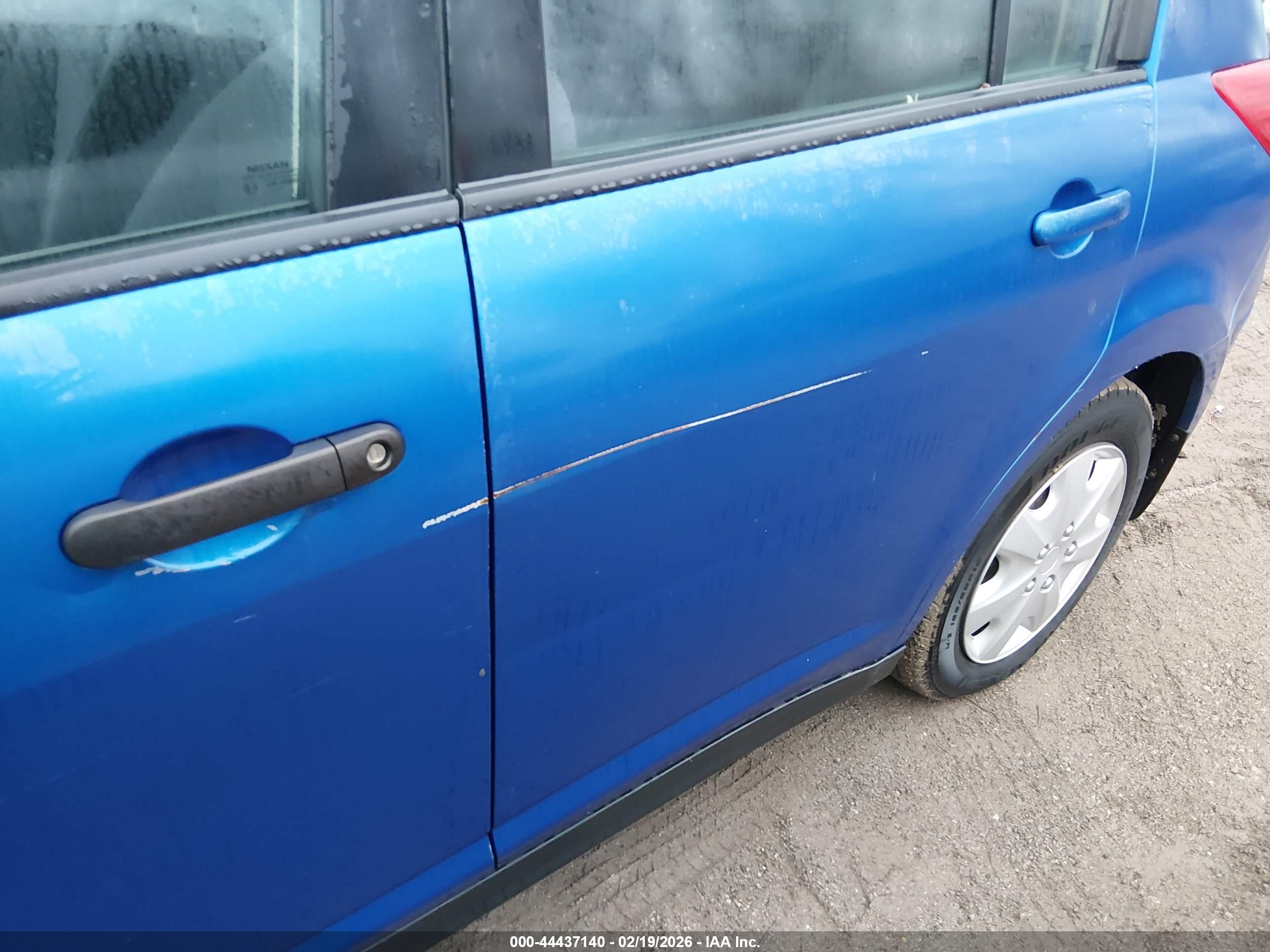 NISSAN VERSA image 6