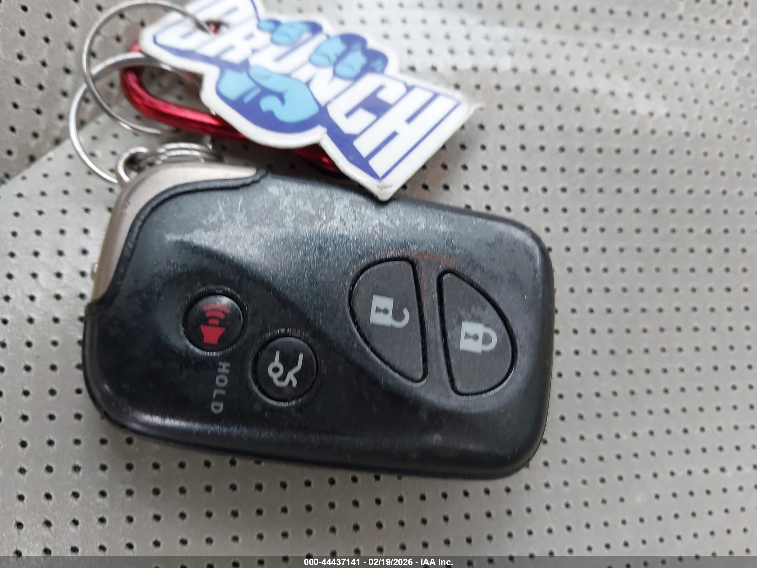 LEXUS IS image 11