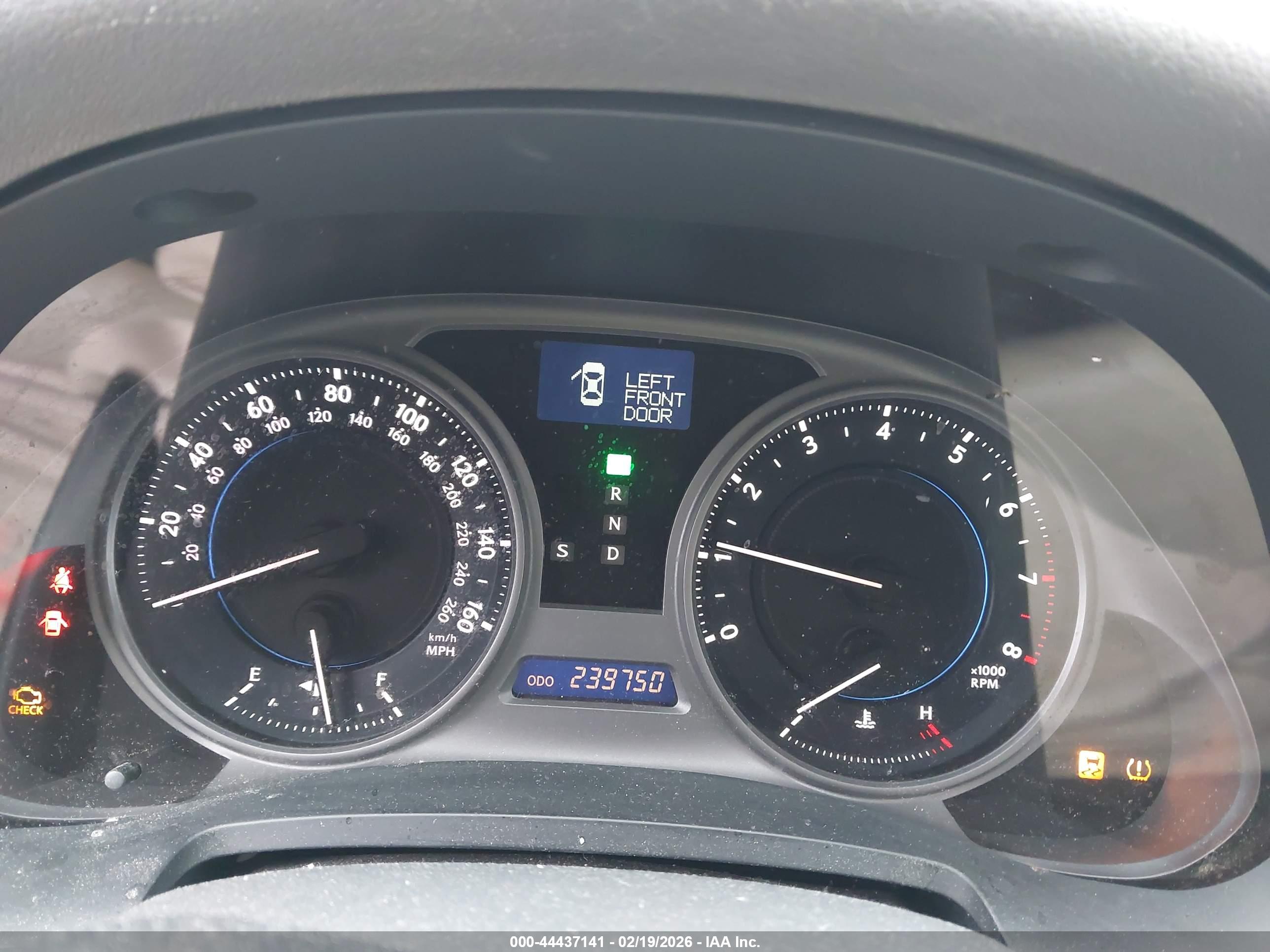 LEXUS IS image 7