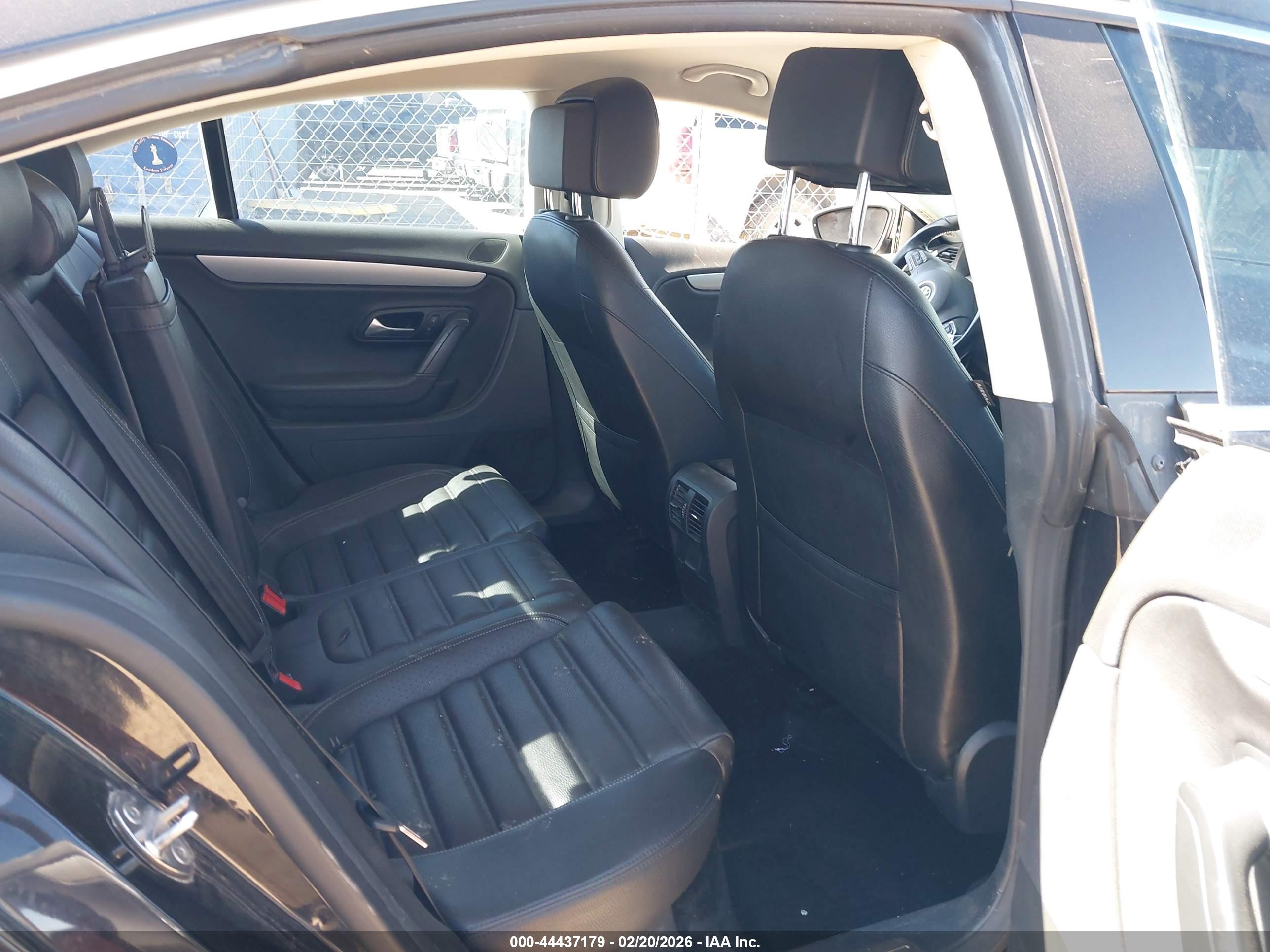 VOLKSWAGEN CC image 8