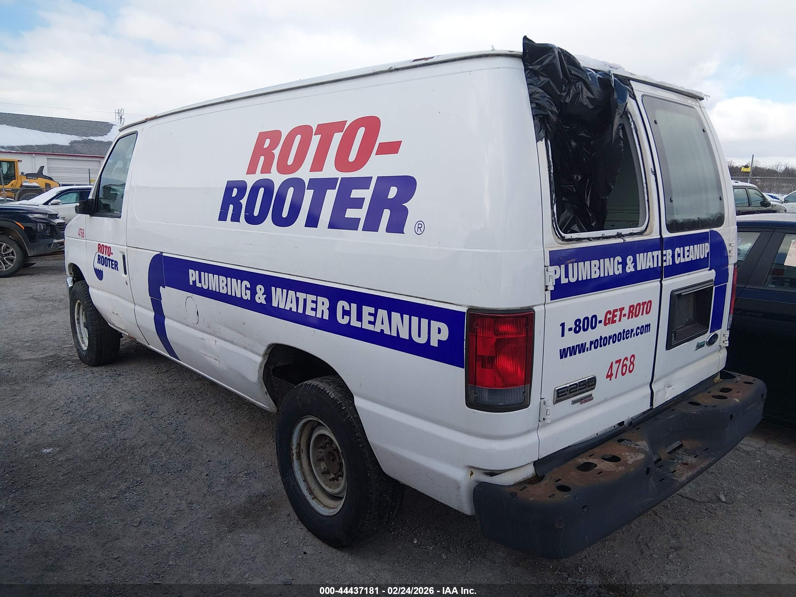 FORD E-250 image 3