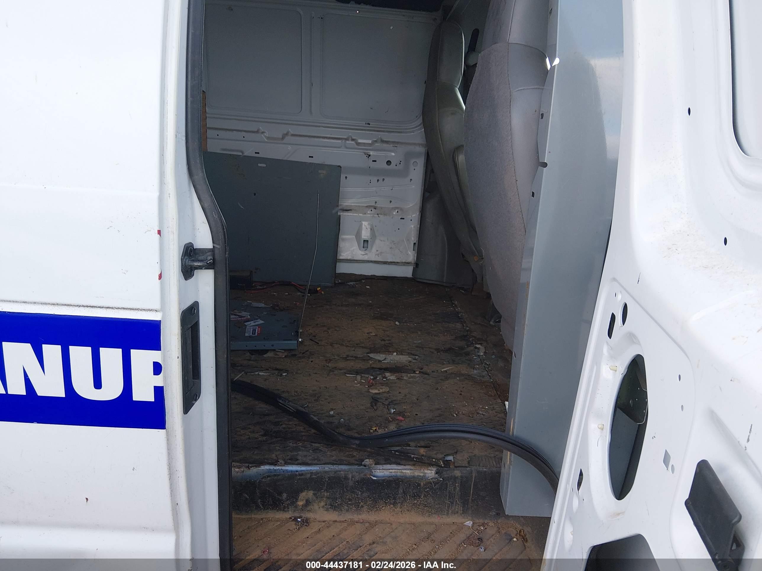 FORD E-250 image 8