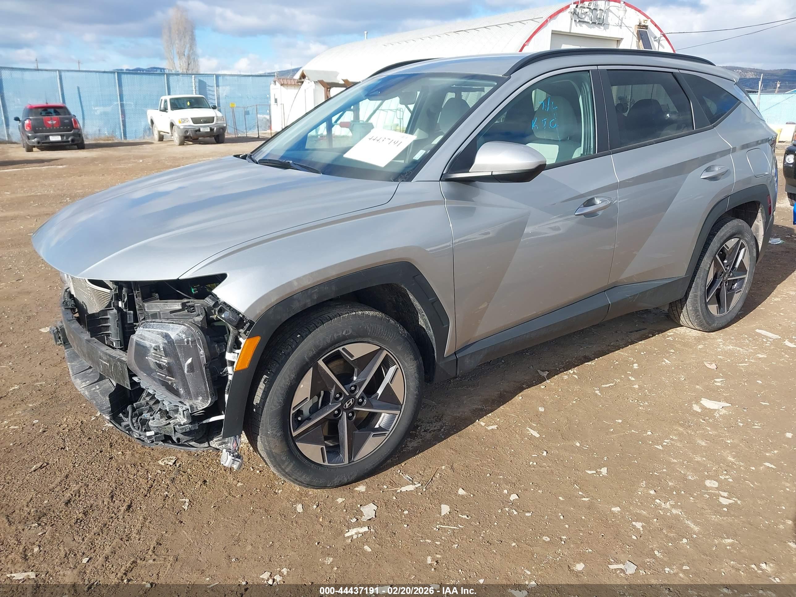HYUNDAI TUCSON image 2