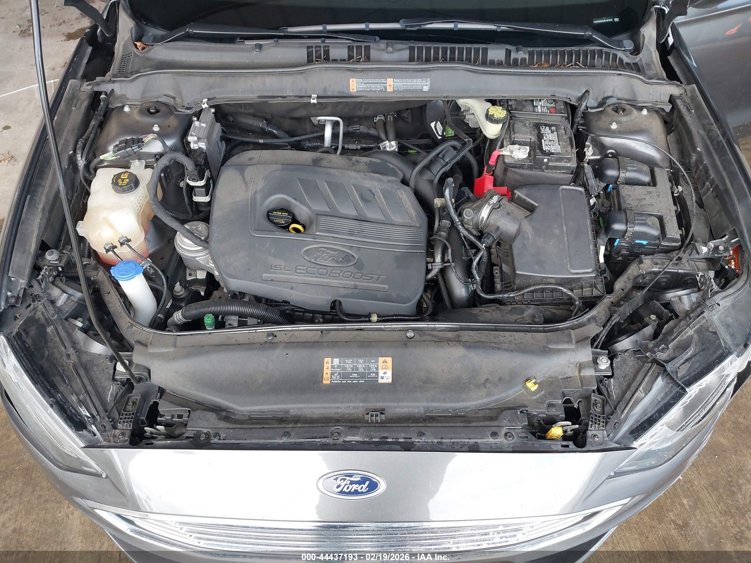 FORD FUSION image 10