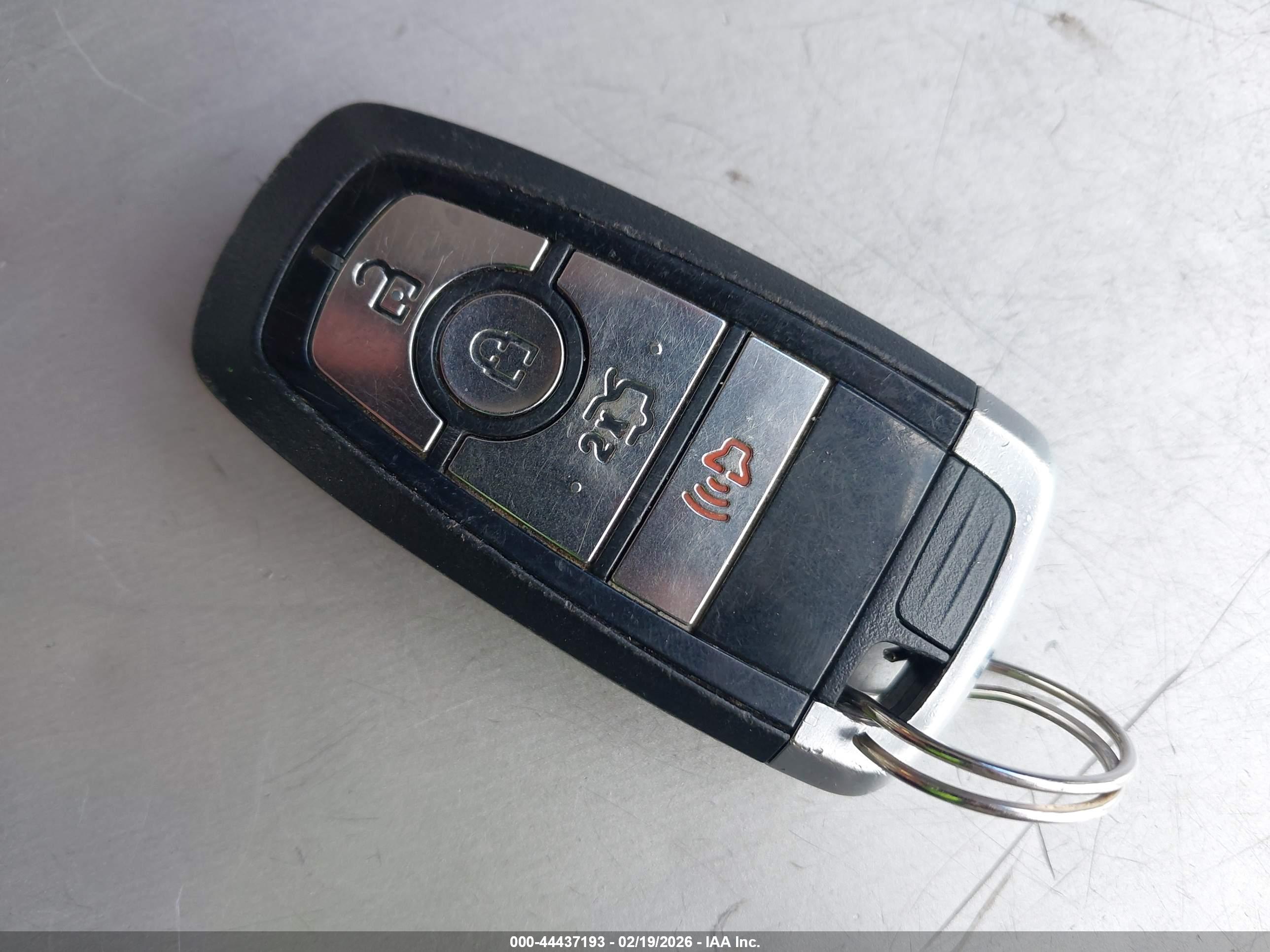 FORD FUSION image 11