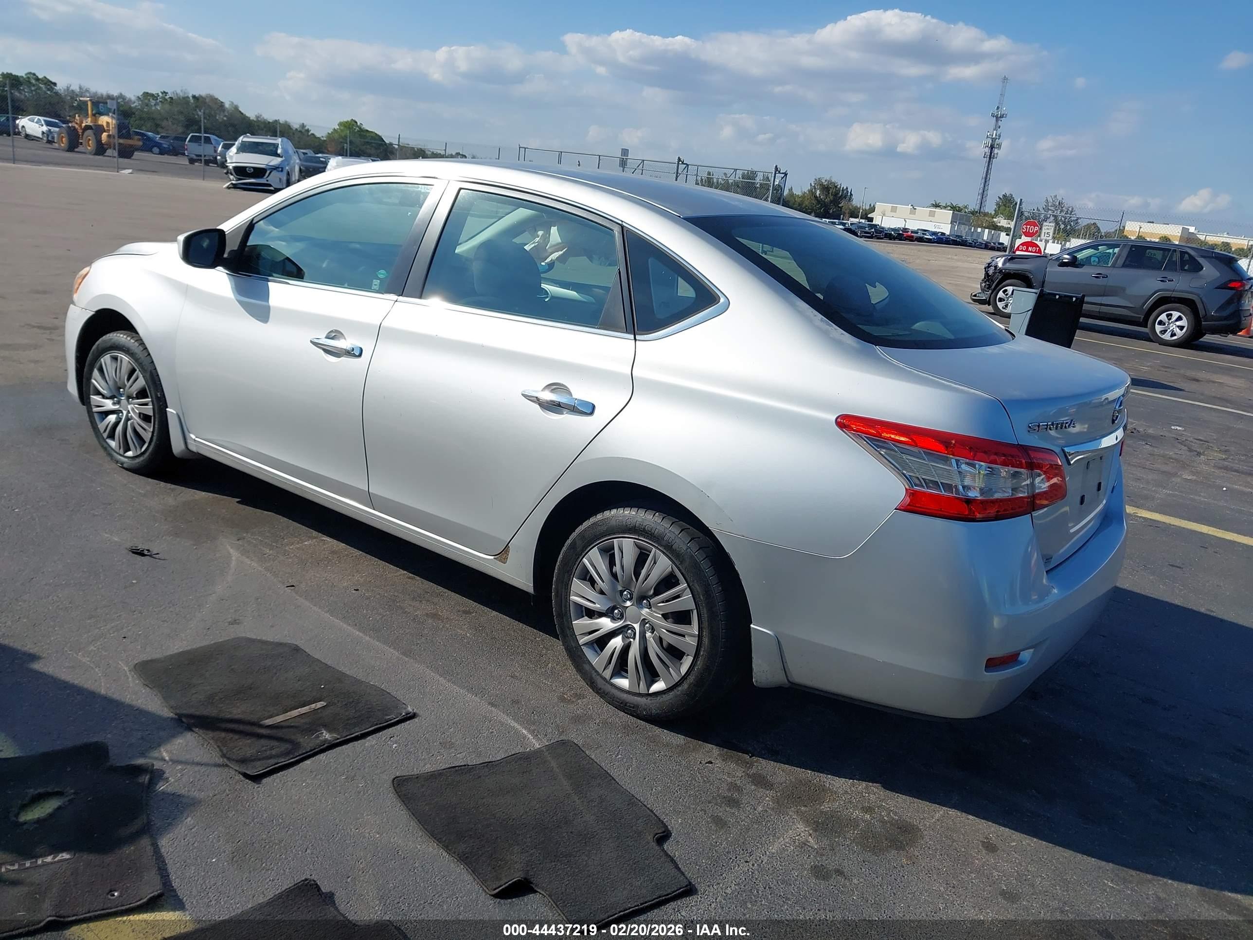 NISSAN SENTRA image 3
