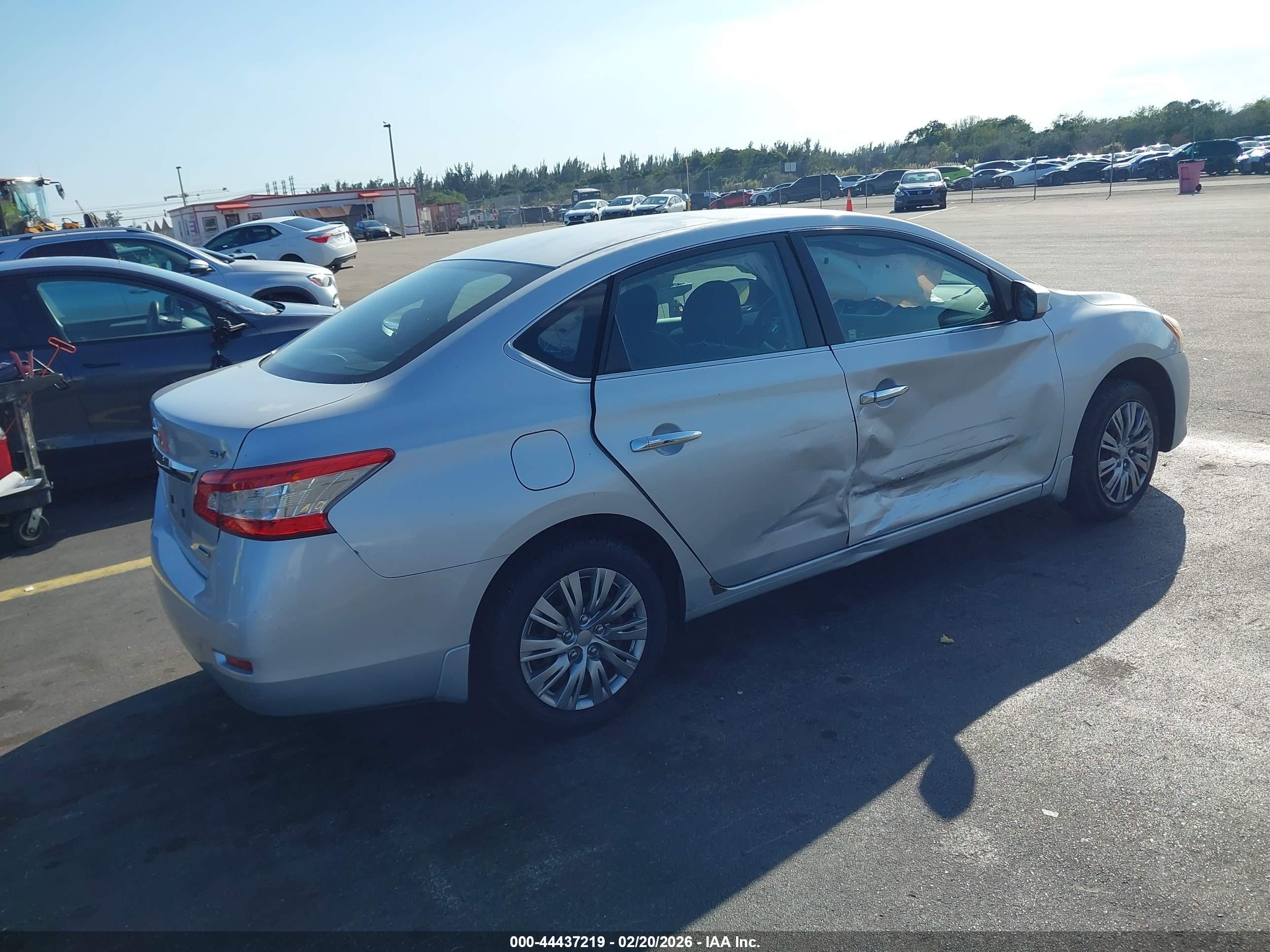 NISSAN SENTRA image 4
