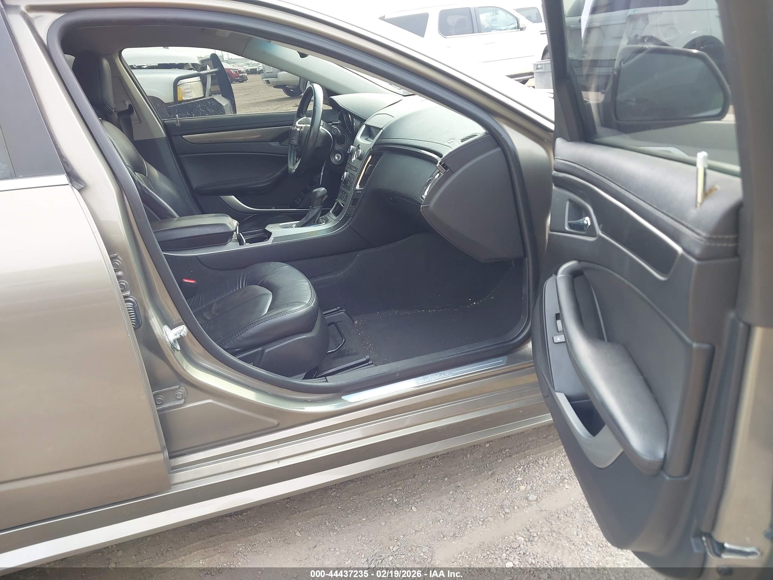 CADILLAC CTS image 5