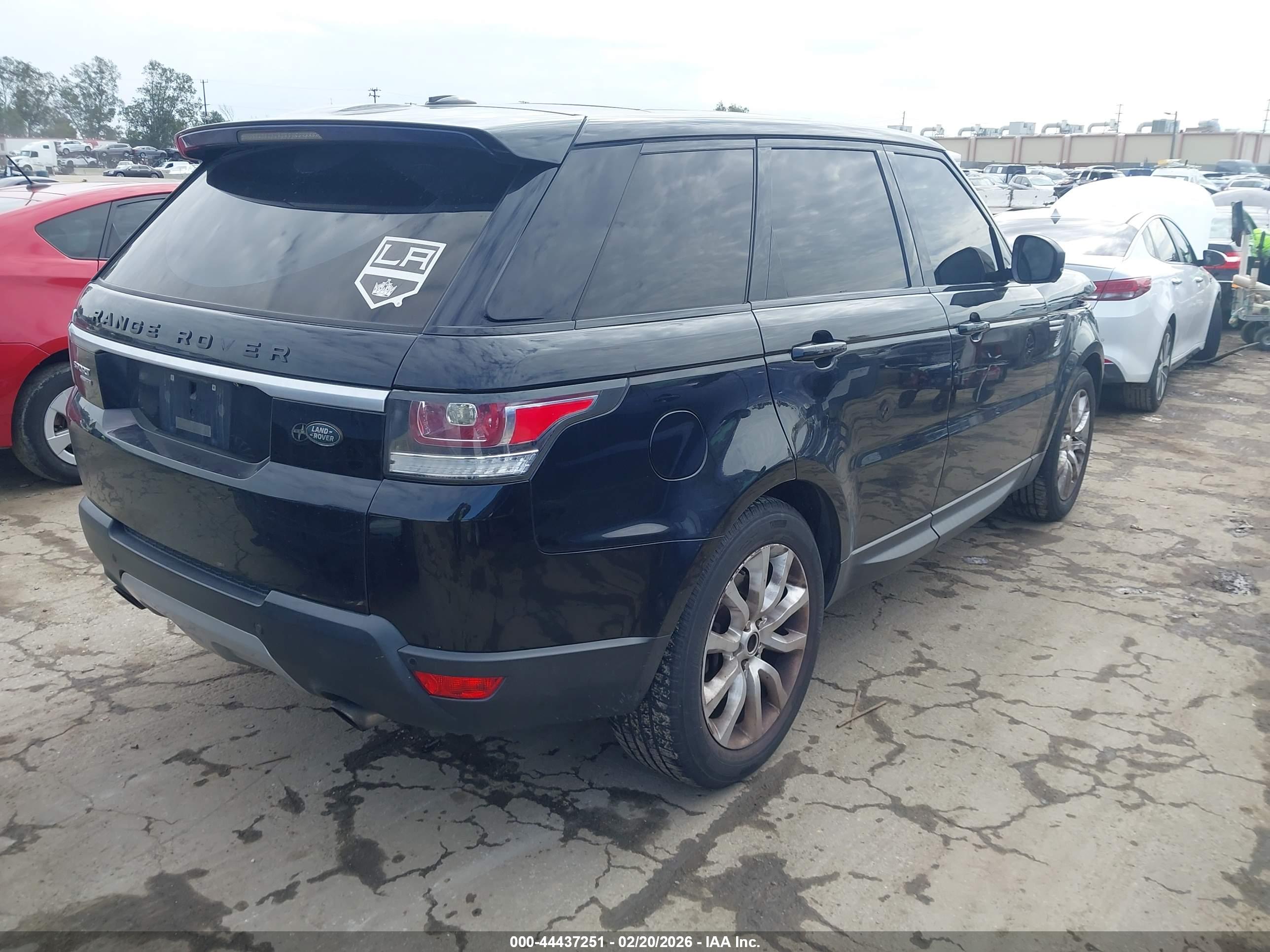 LAND ROVER image 4