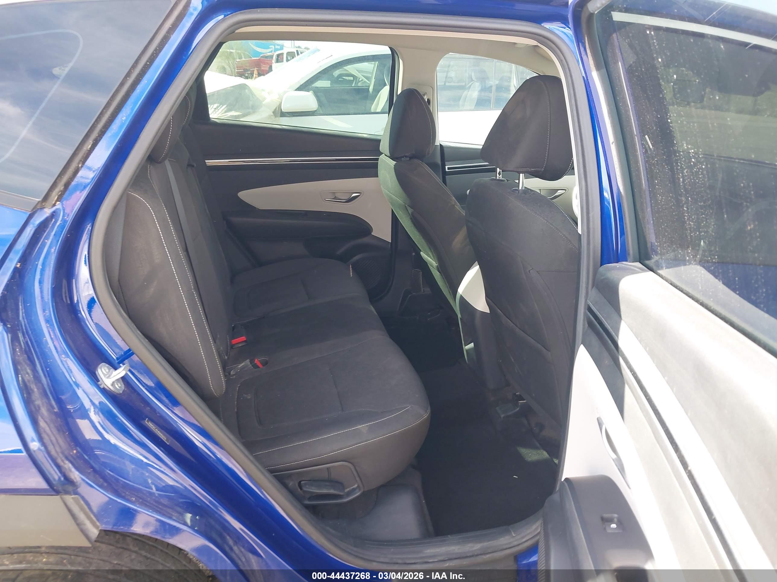 HYUNDAI TUCSON image 8