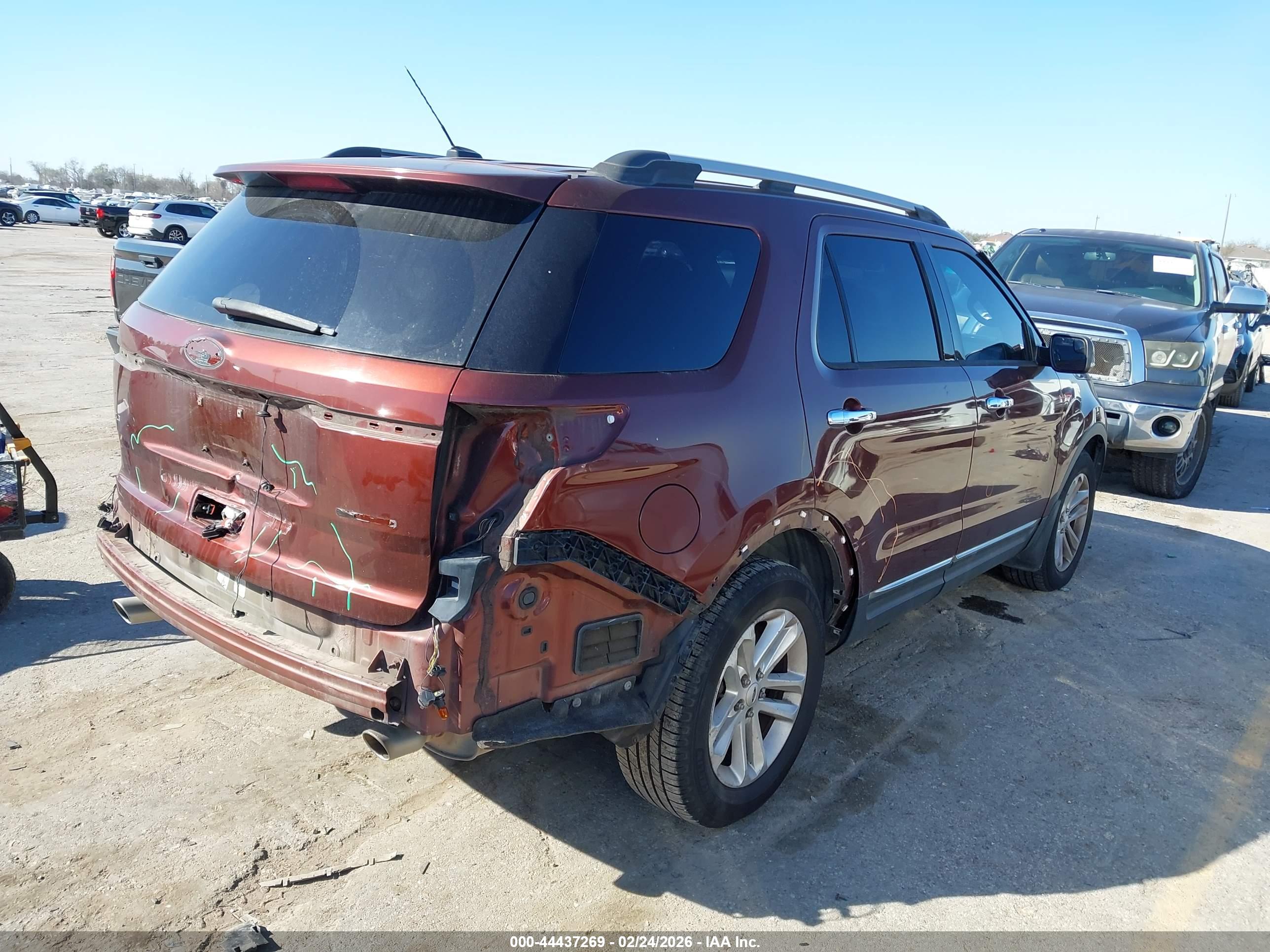 FORD EXPLORER image 4