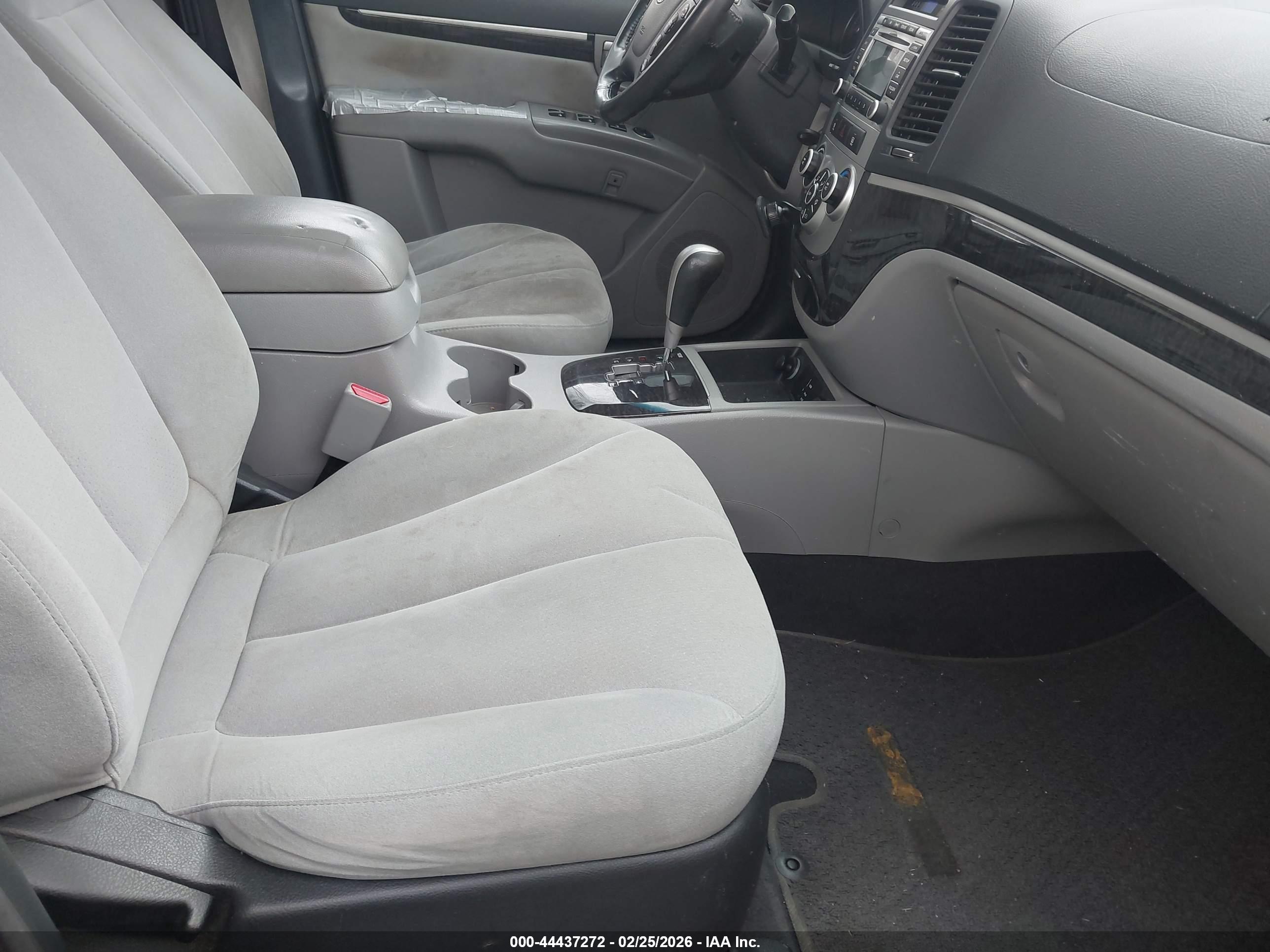 HYUNDAI SANTA image 5