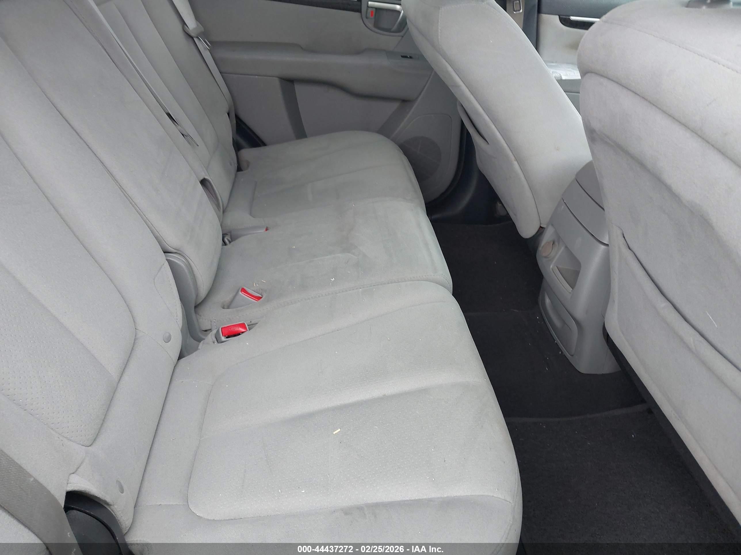 HYUNDAI SANTA image 8