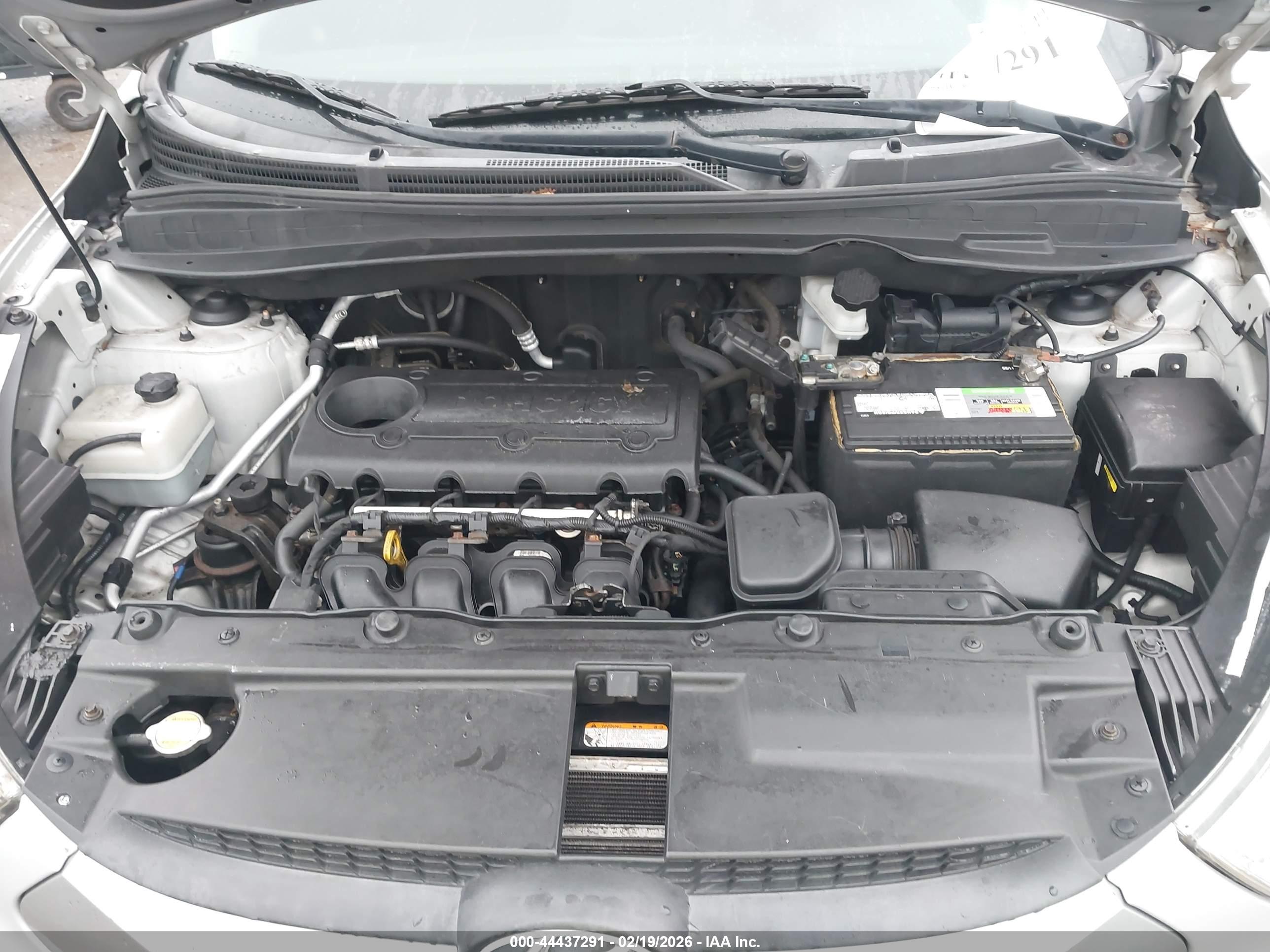 HYUNDAI TUCSON image 10