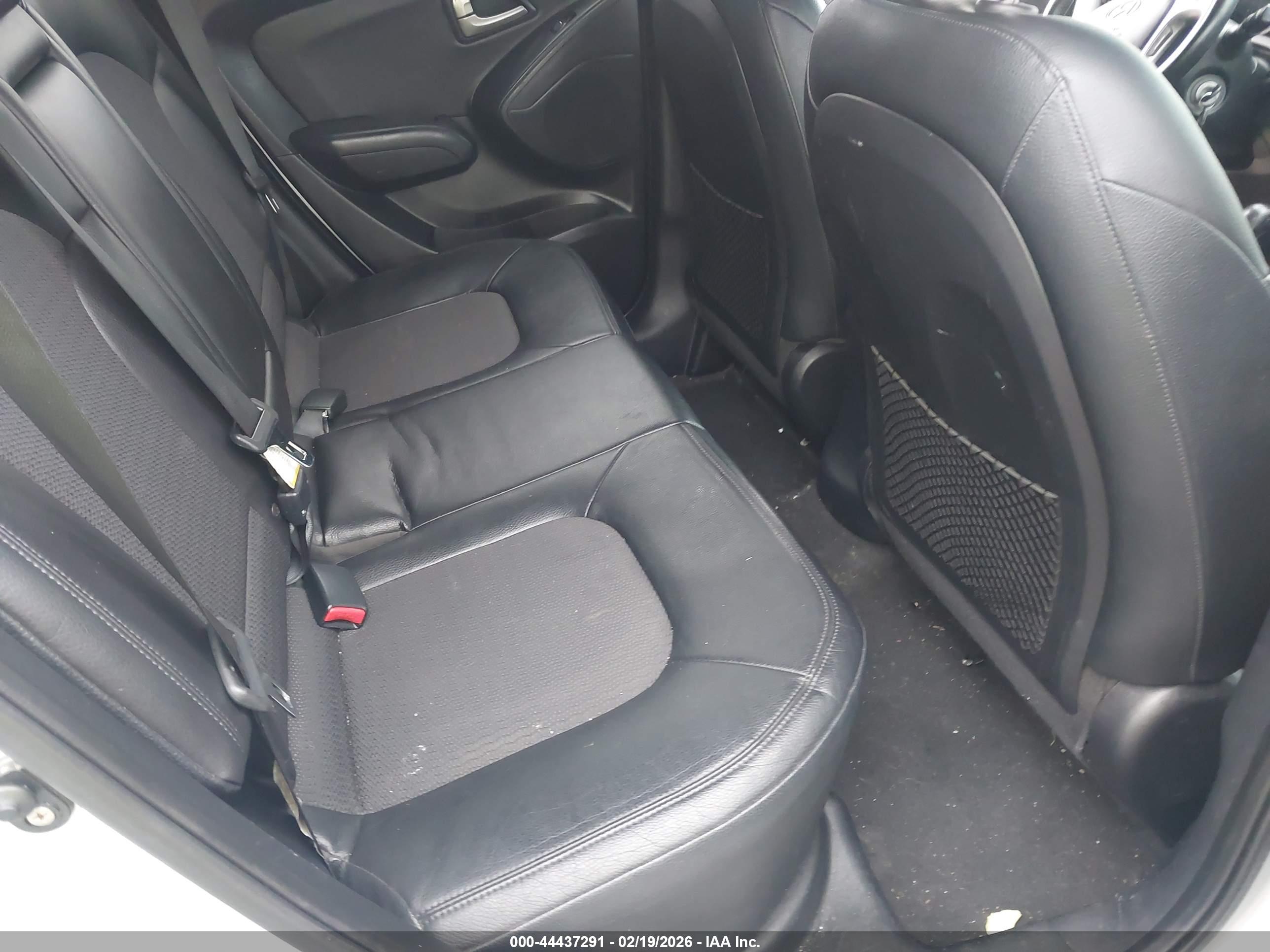 HYUNDAI TUCSON image 8